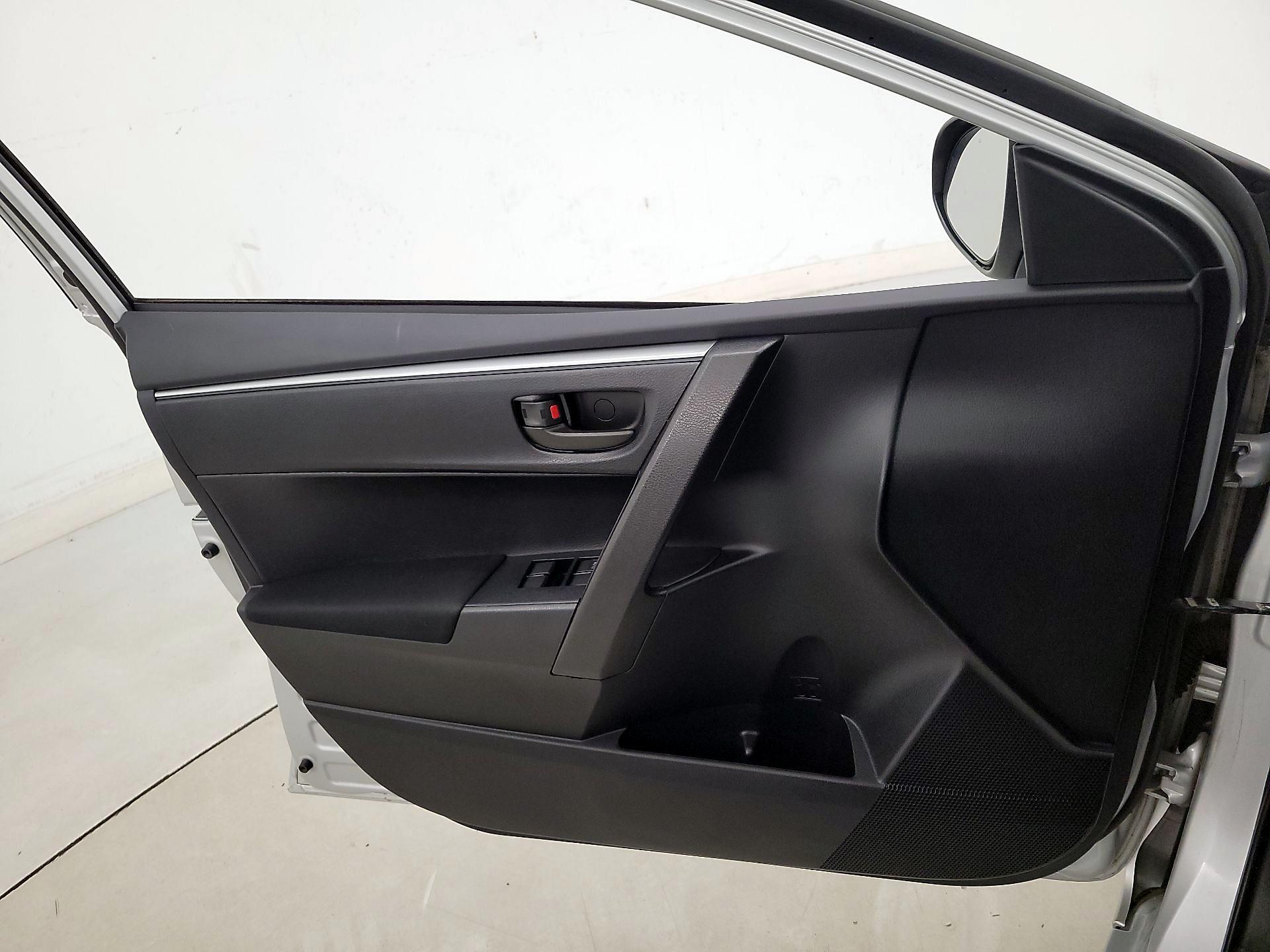 Thumbnail: 2015 Toyota Corolla - 12