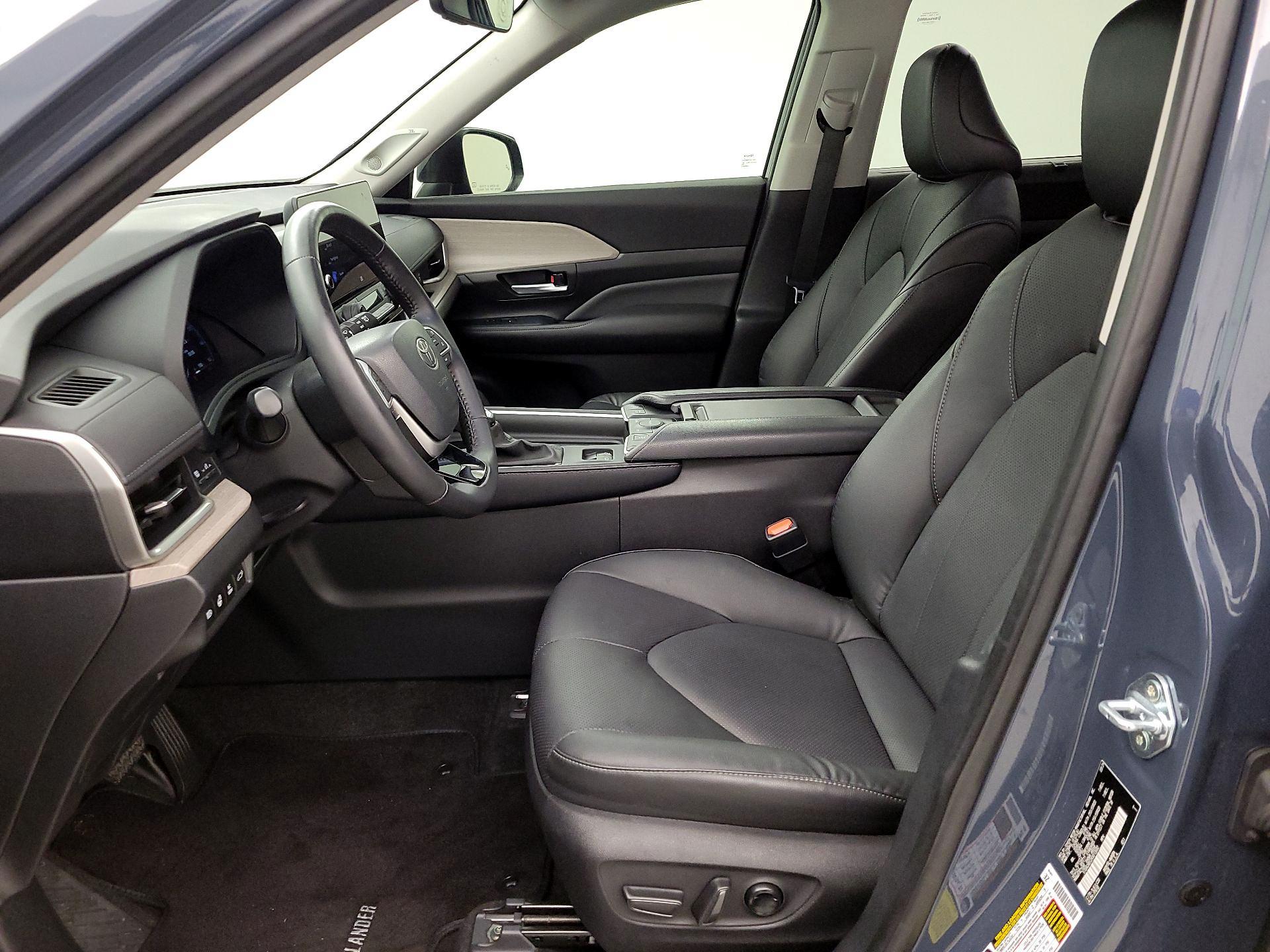 Thumbnail: 2024 Toyota Highlander - 11