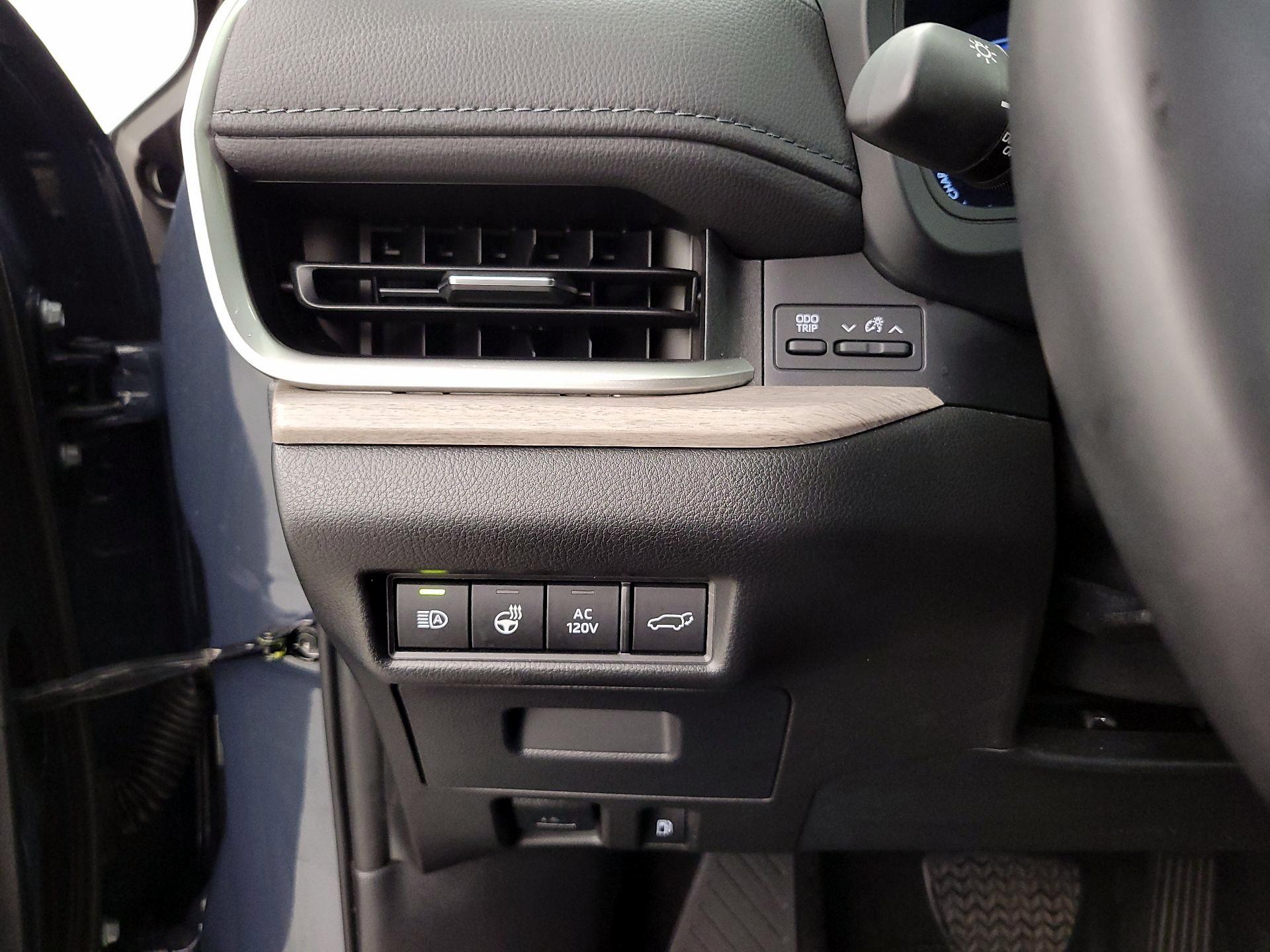 Thumbnail: 2024 Toyota Highlander - 13