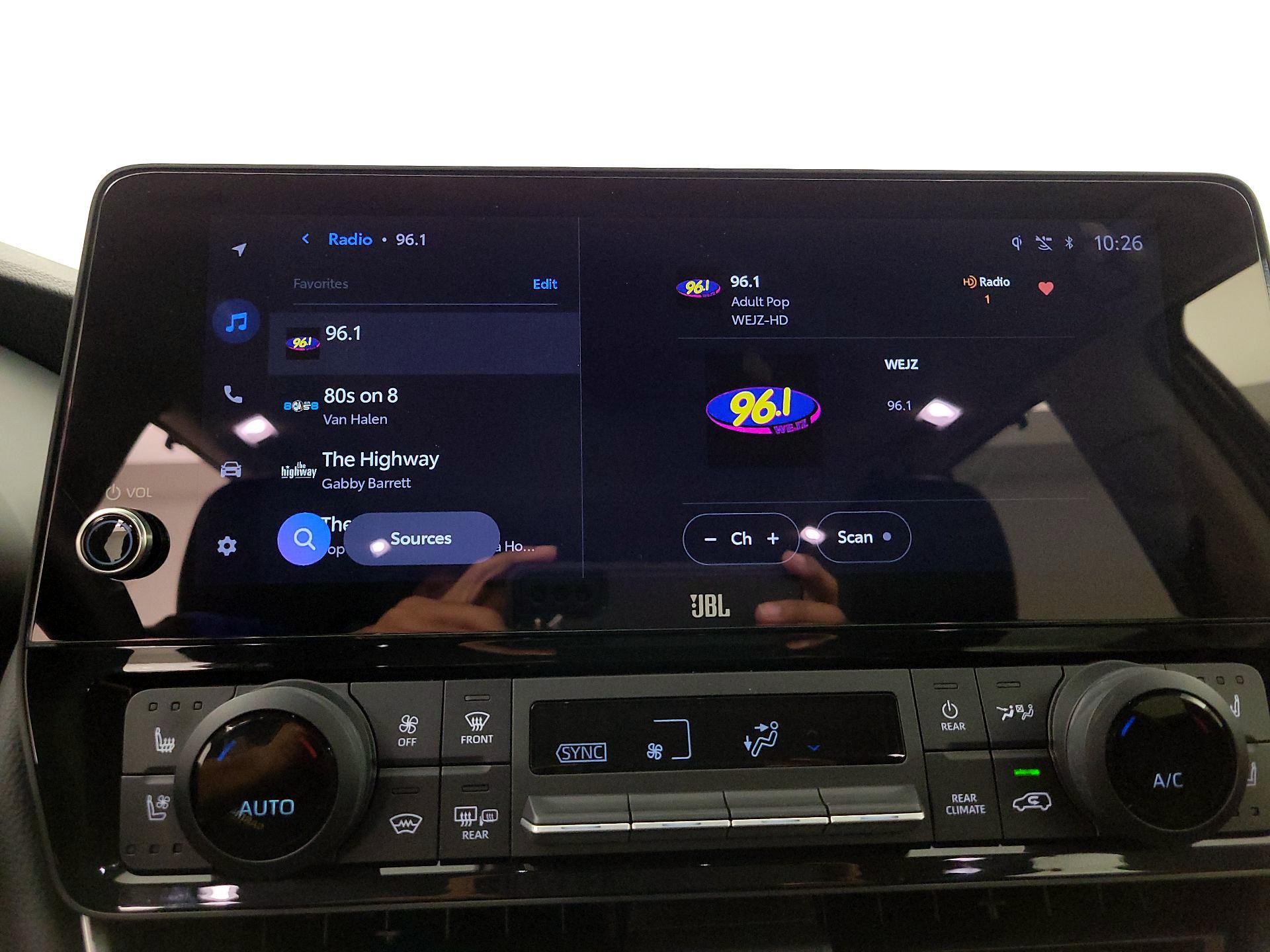 Thumbnail: 2024 Toyota Highlander - 15