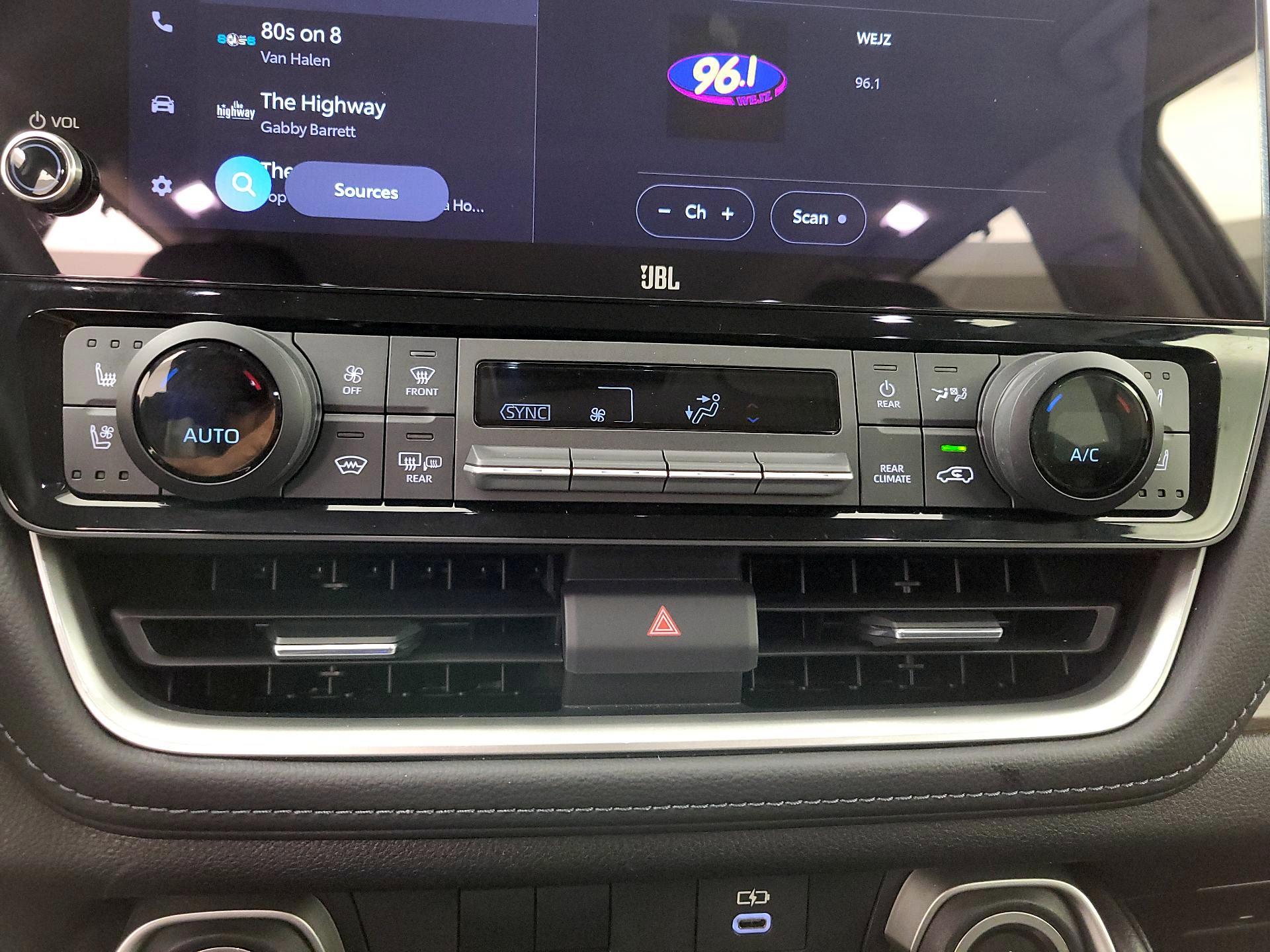 Thumbnail: 2024 Toyota Highlander - 16