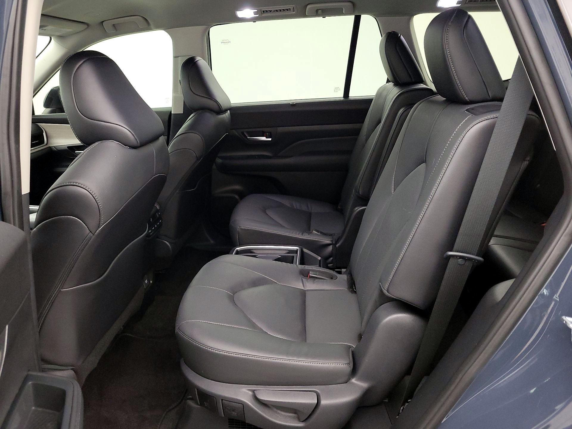 Thumbnail: 2024 Toyota Highlander - 19