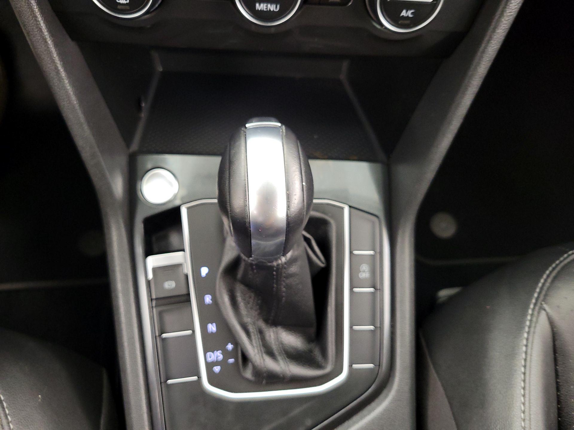 Thumbnail: 2019 Volkswagen Tiguan - 17