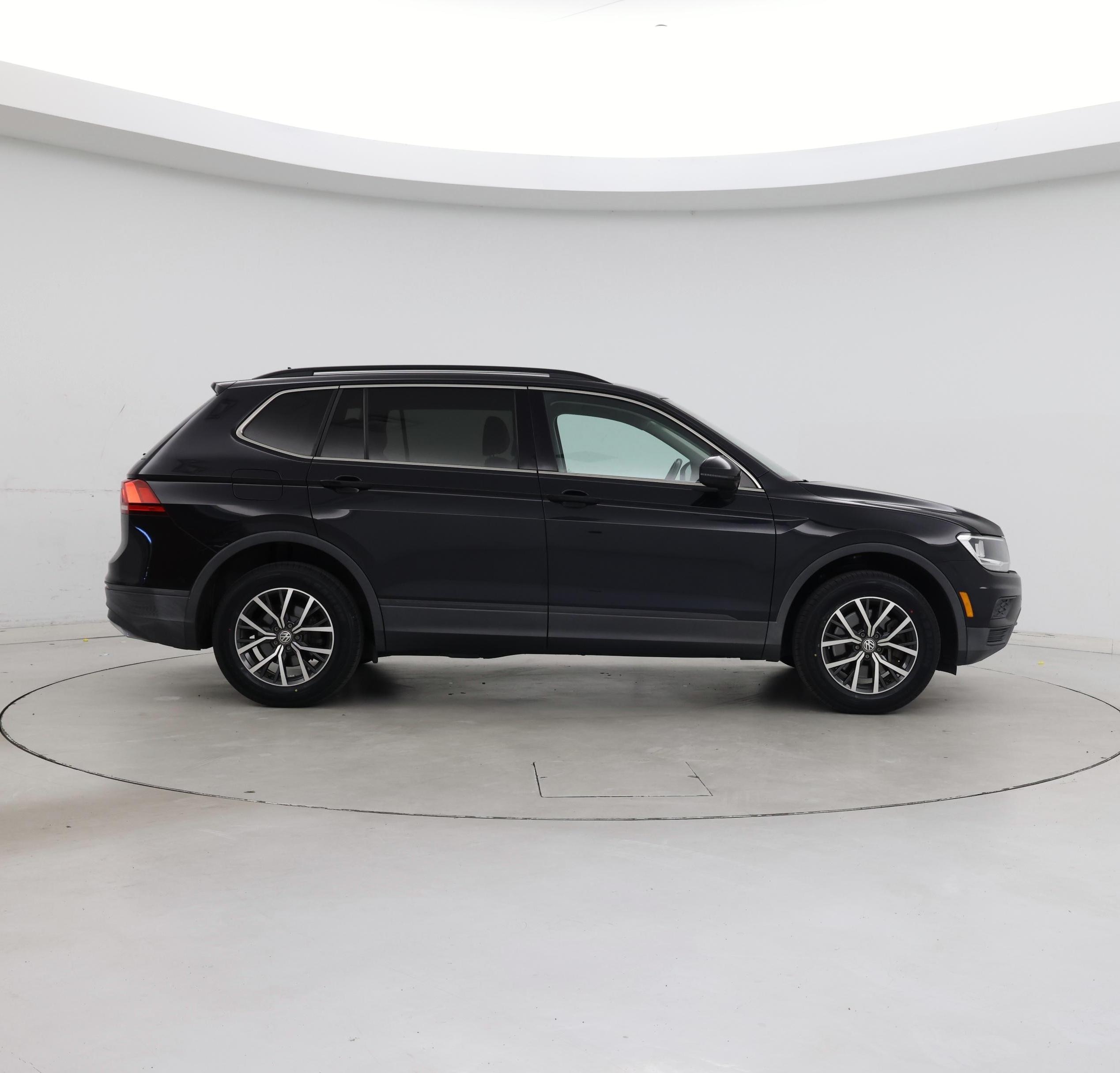 Thumbnail: 2019 Volkswagen Tiguan - 7
