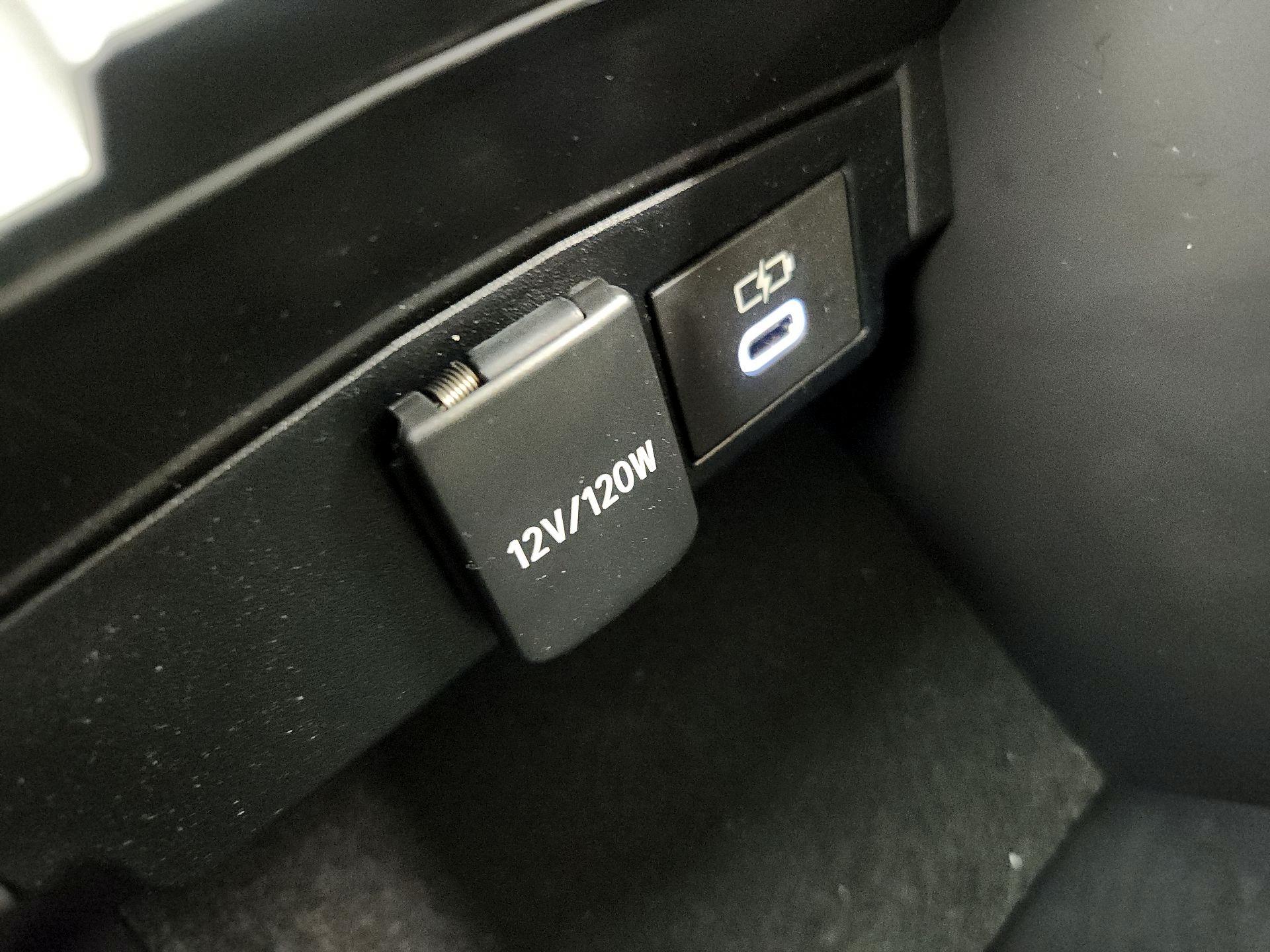 Thumbnail: 2024 Toyota Corolla - 18