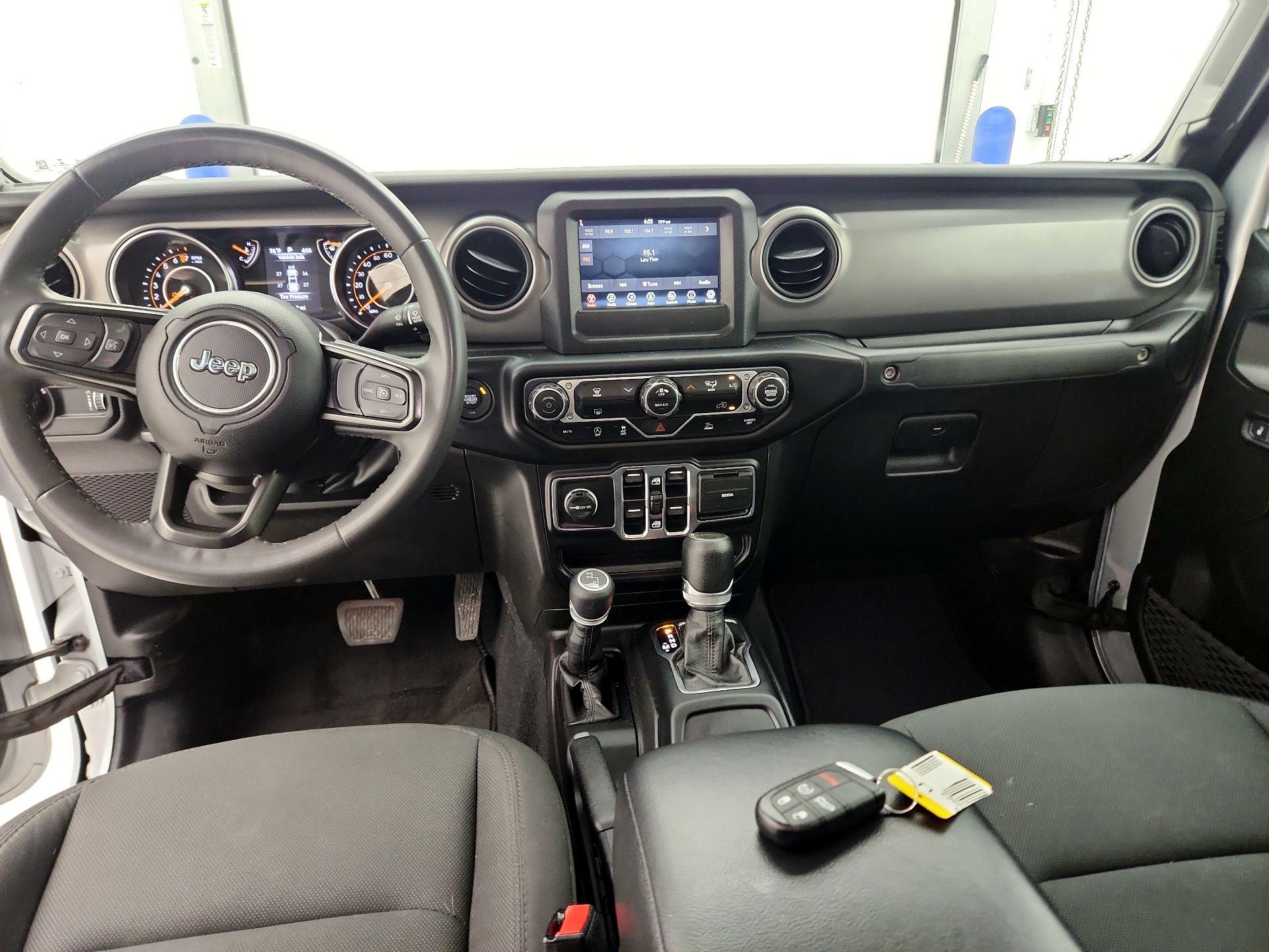 Thumbnail: 2023 Jeep Gladiator - 9