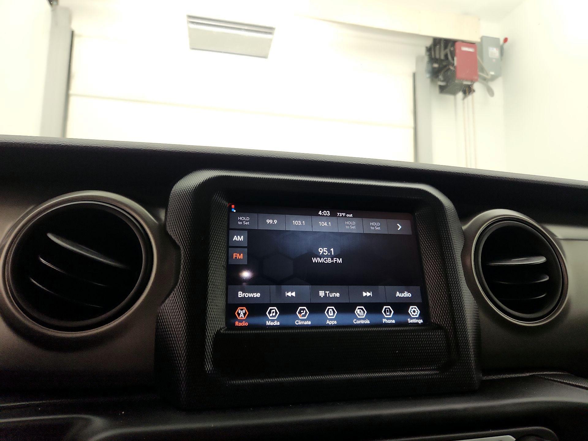 Thumbnail: 2023 Jeep Gladiator - 15