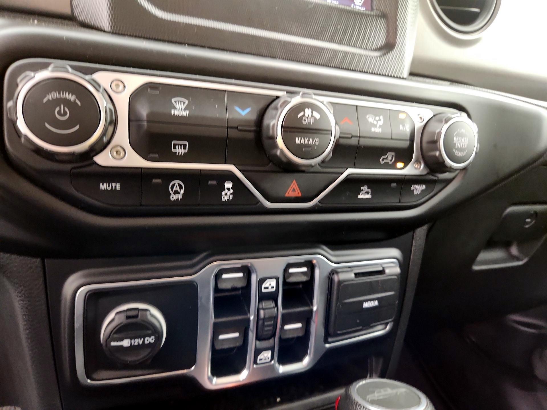 Thumbnail: 2023 Jeep Gladiator - 16