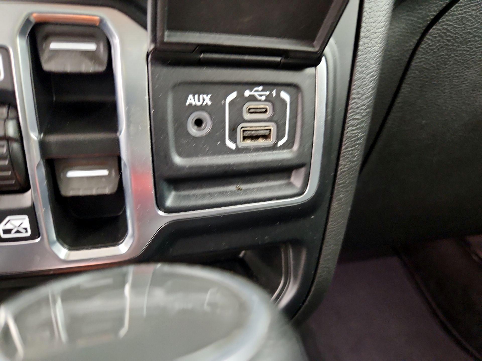Thumbnail: 2023 Jeep Gladiator - 18