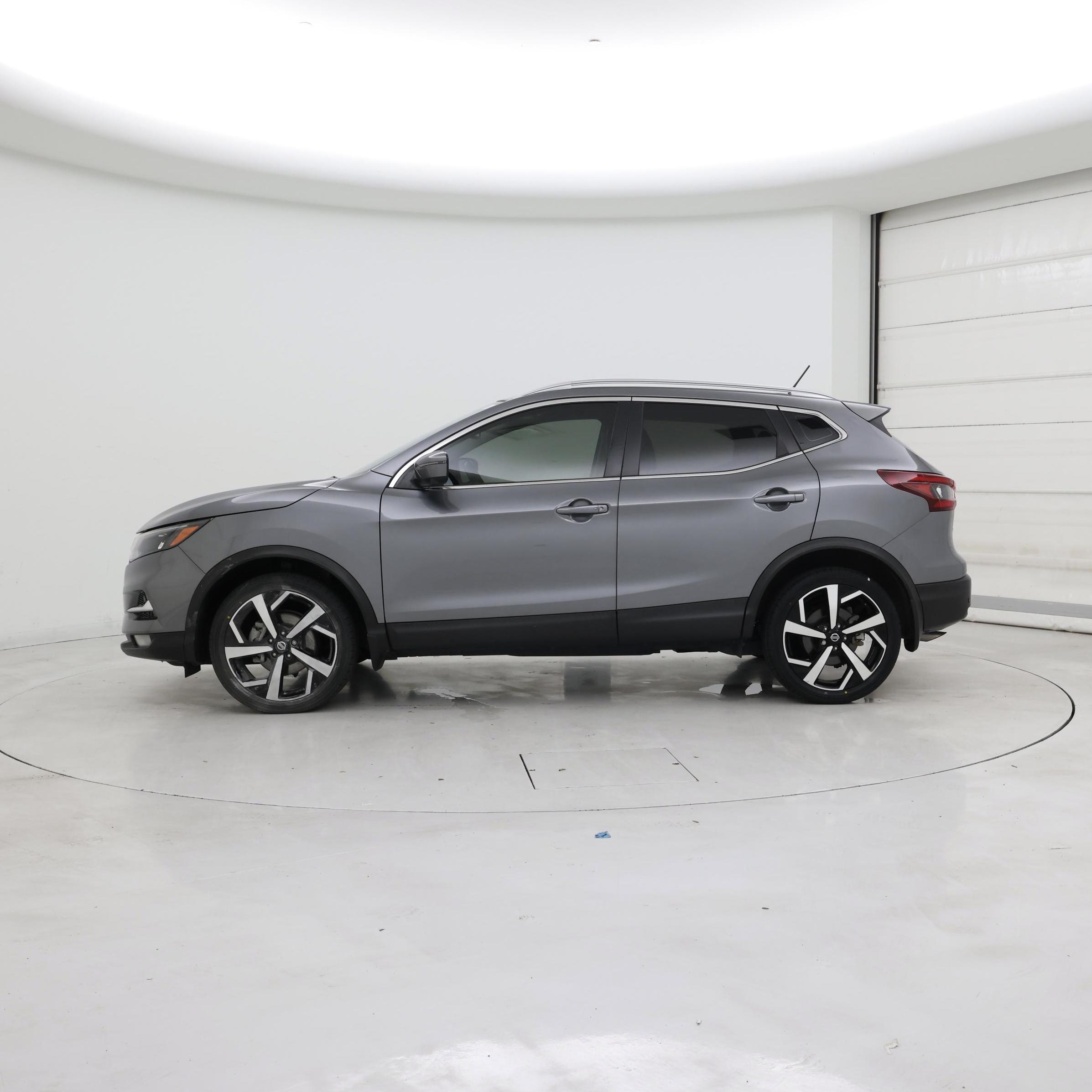 Thumbnail: 2022 Nissan Rogue Sport - 3