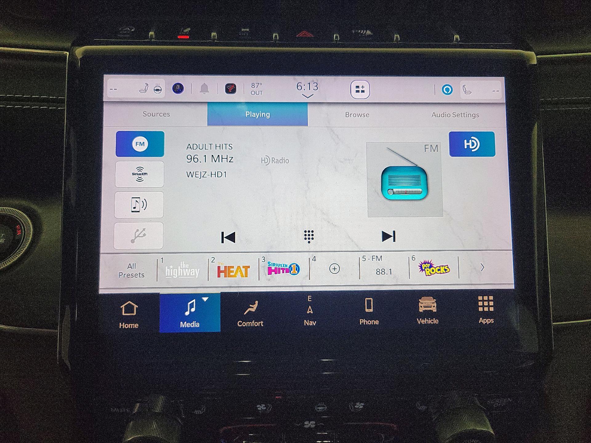 Thumbnail: 2022 Jeep Grand Cherokee L - 16