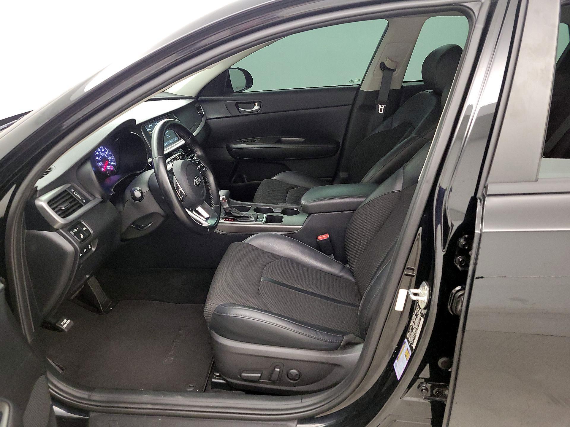 Thumbnail: 2019 Kia Optima - 11