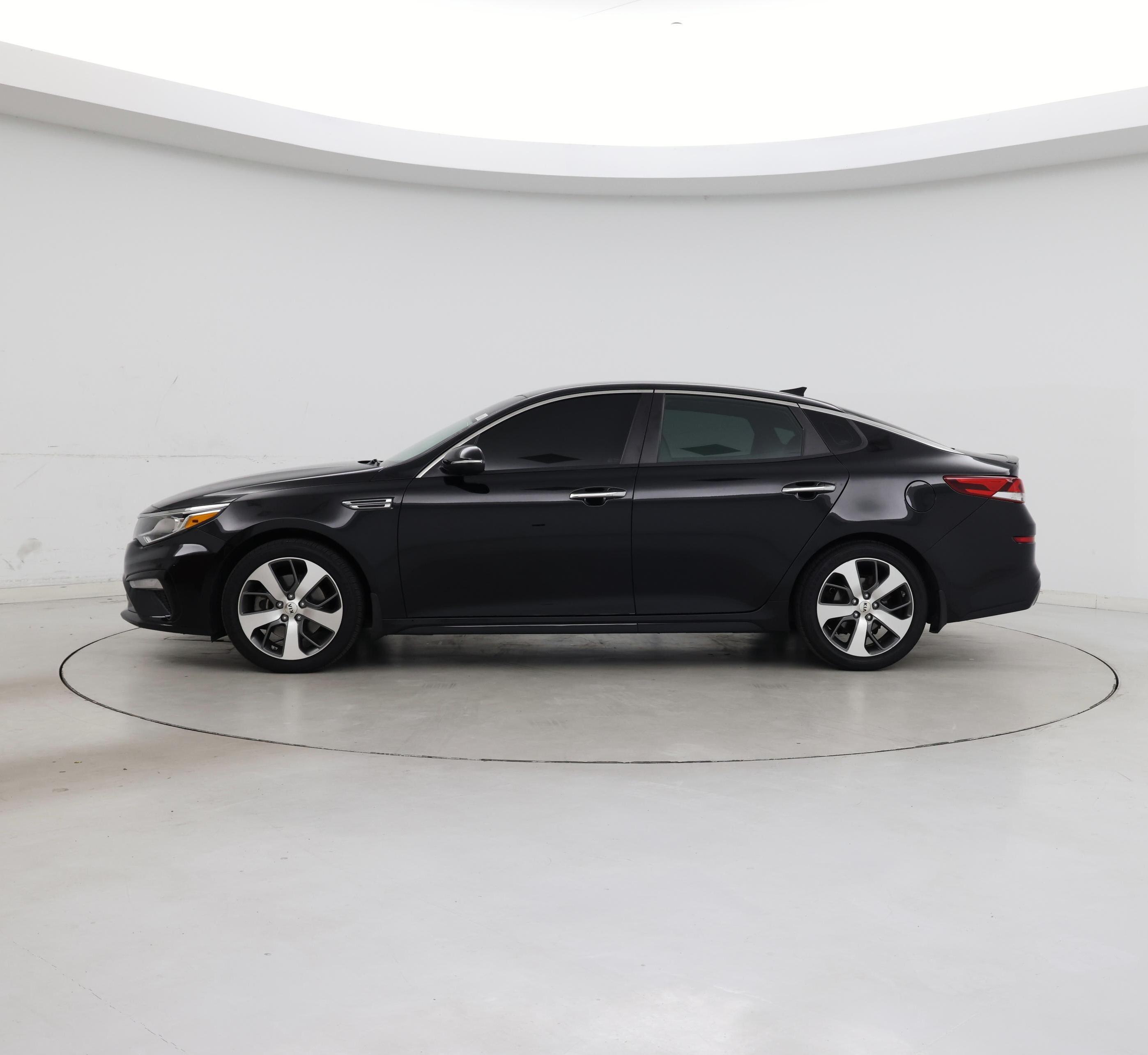 Thumbnail: 2019 Kia Optima - 3