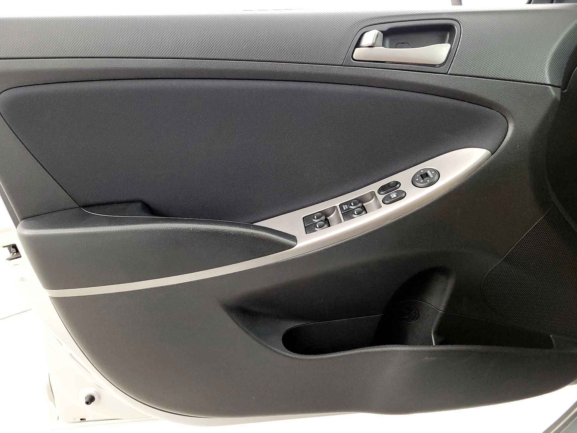 Thumbnail: 2016 Hyundai Accent - 12