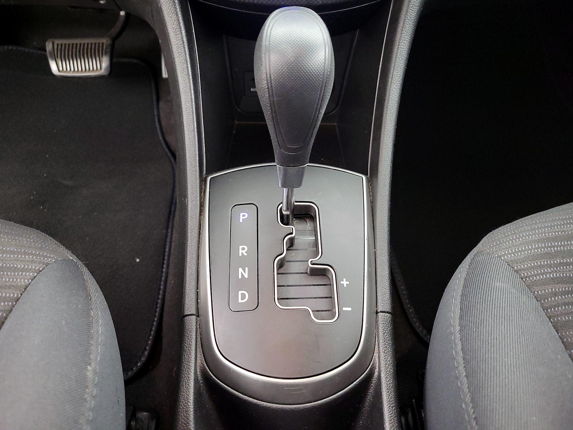 Thumbnail: 2016 Hyundai Accent - 16