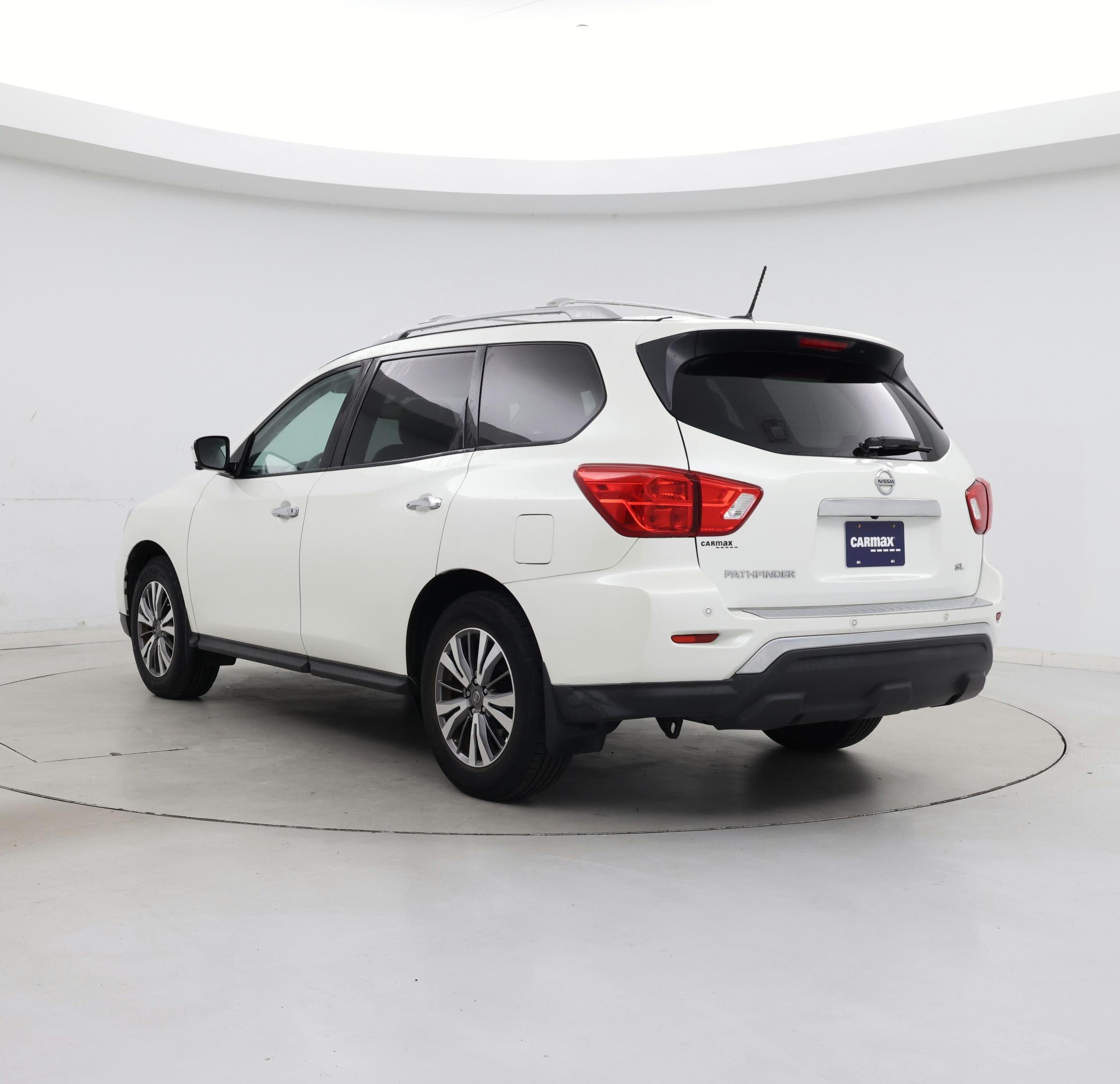 Thumbnail: 2018 Nissan Pathfinder - 2