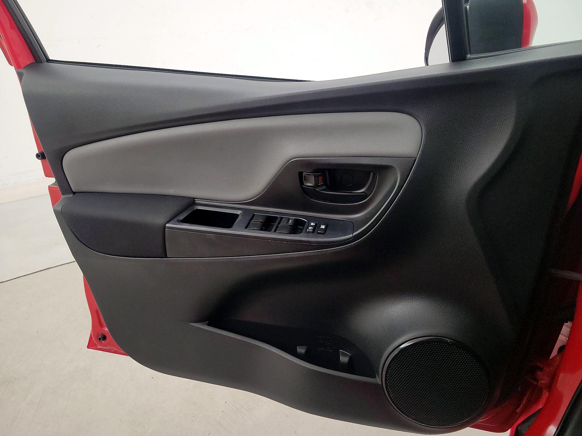 Thumbnail: 2016 Toyota Yaris - 12