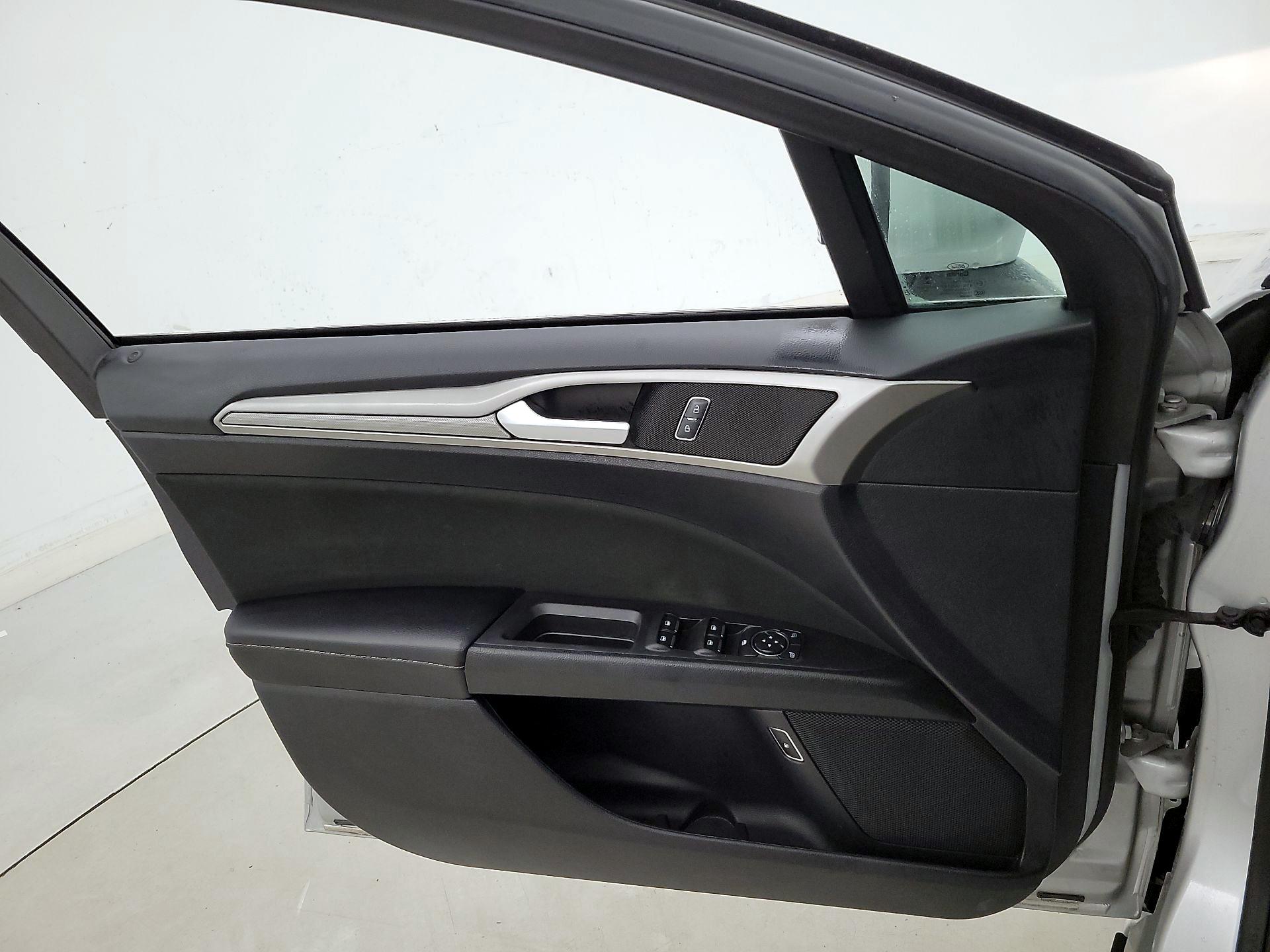 Thumbnail: 2019 Ford Fusion - 12