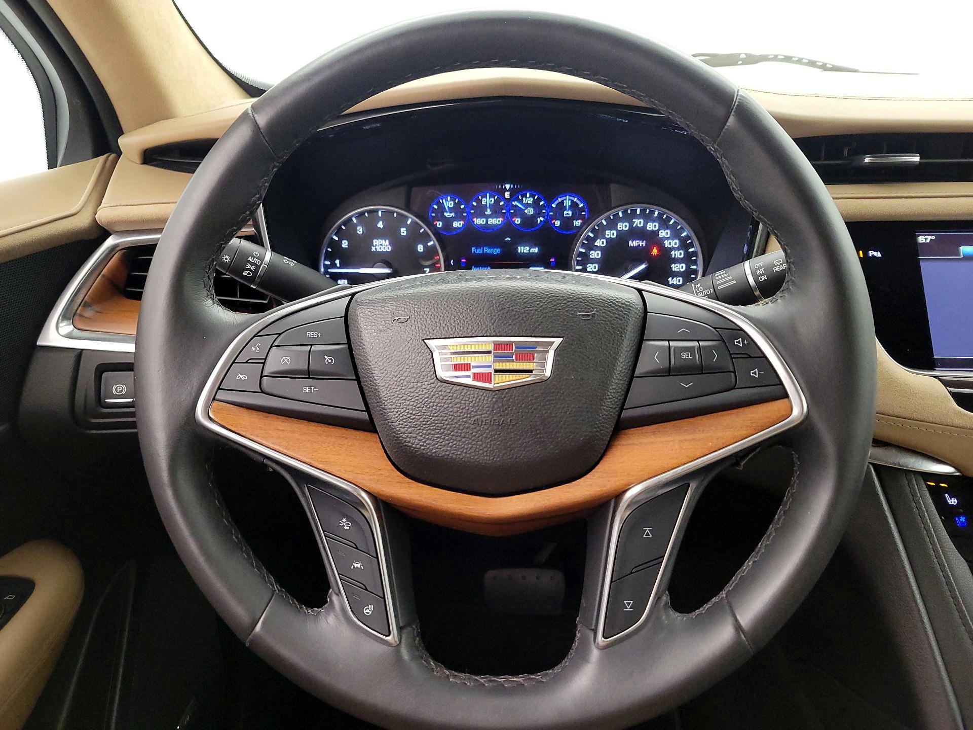 Thumbnail: 2017 Cadillac XT5 - 10