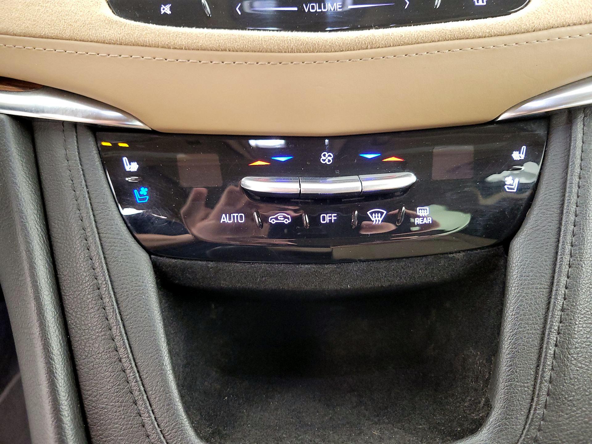 Thumbnail: 2017 Cadillac XT5 - 17