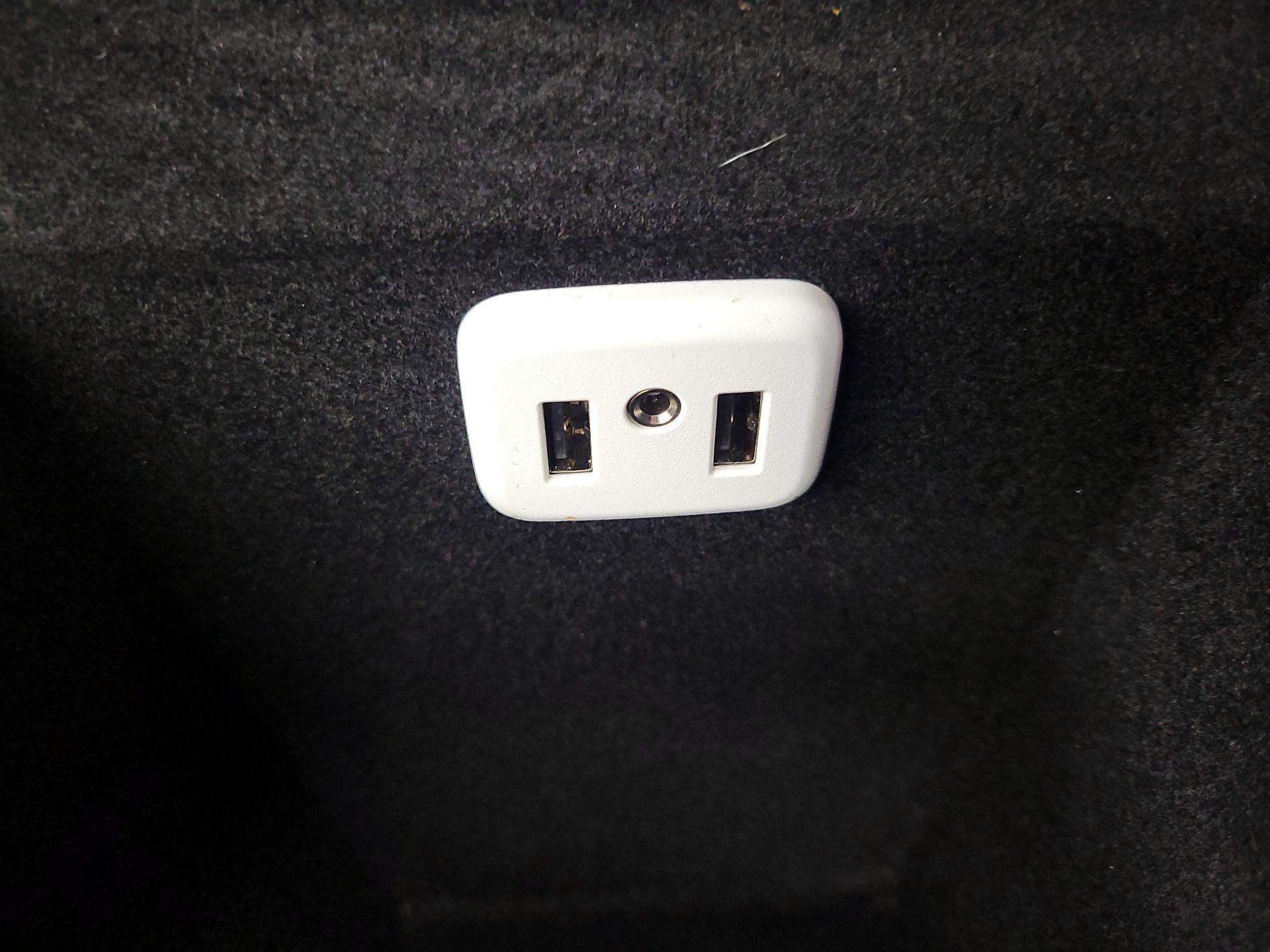 Thumbnail: 2017 Cadillac XT5 - 19