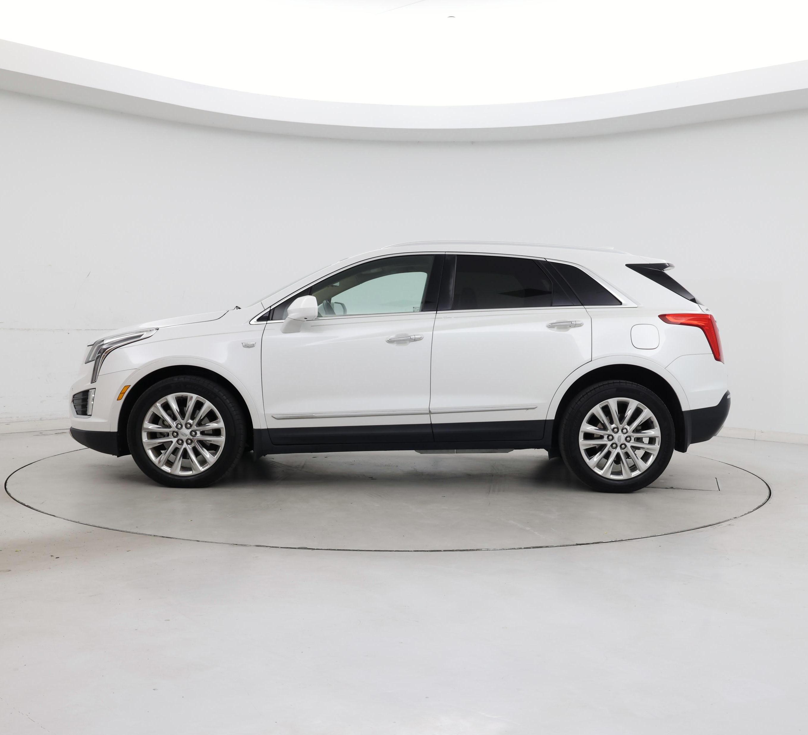 Thumbnail: 2017 Cadillac XT5 - 3