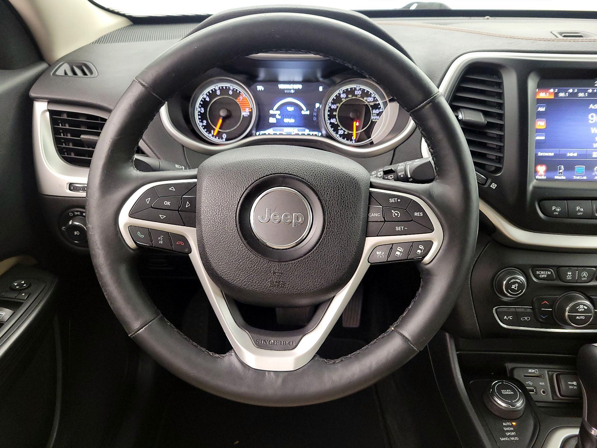 Thumbnail: 2016 Jeep Cherokee - 10