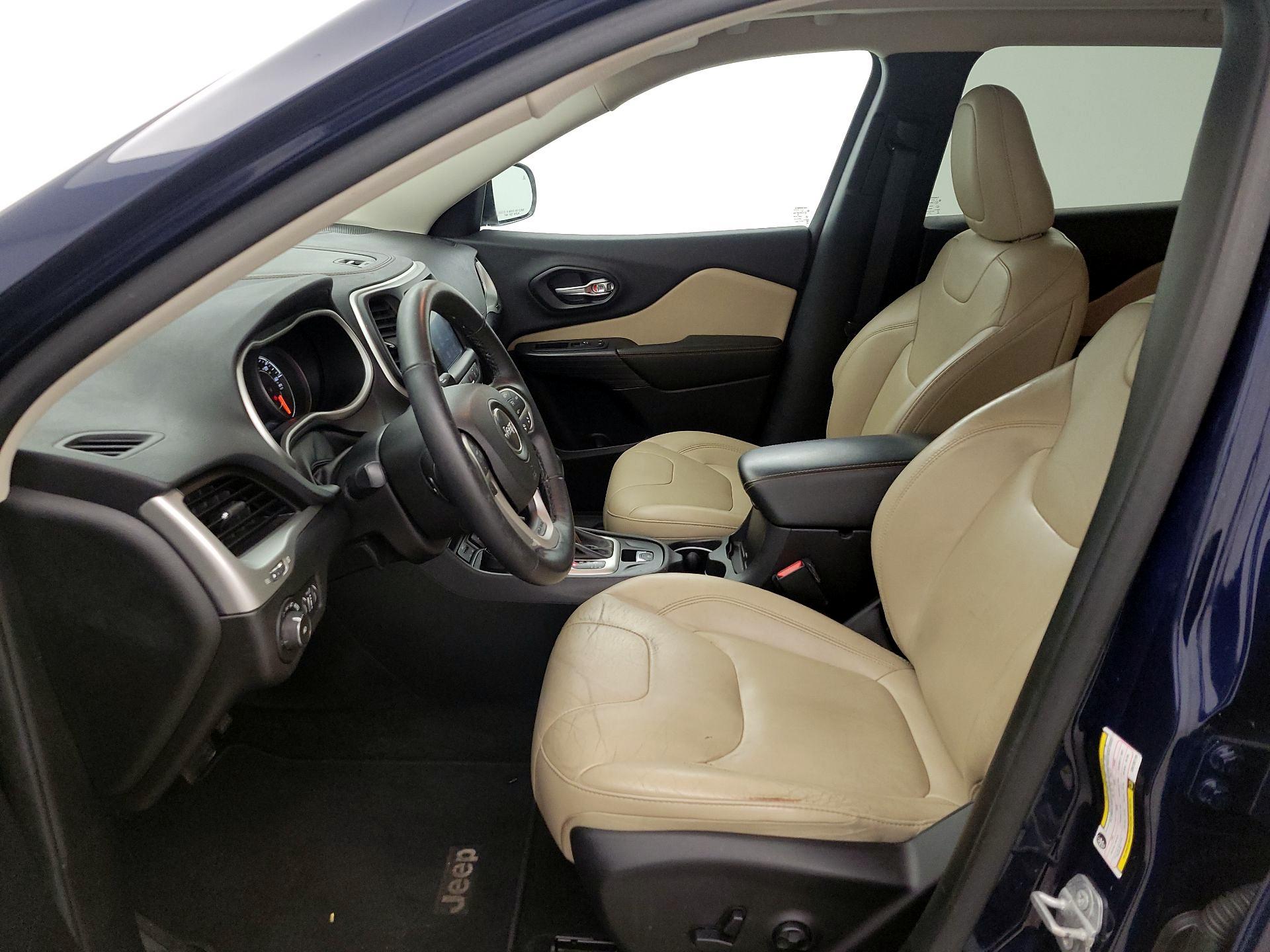 Thumbnail: 2016 Jeep Cherokee - 11