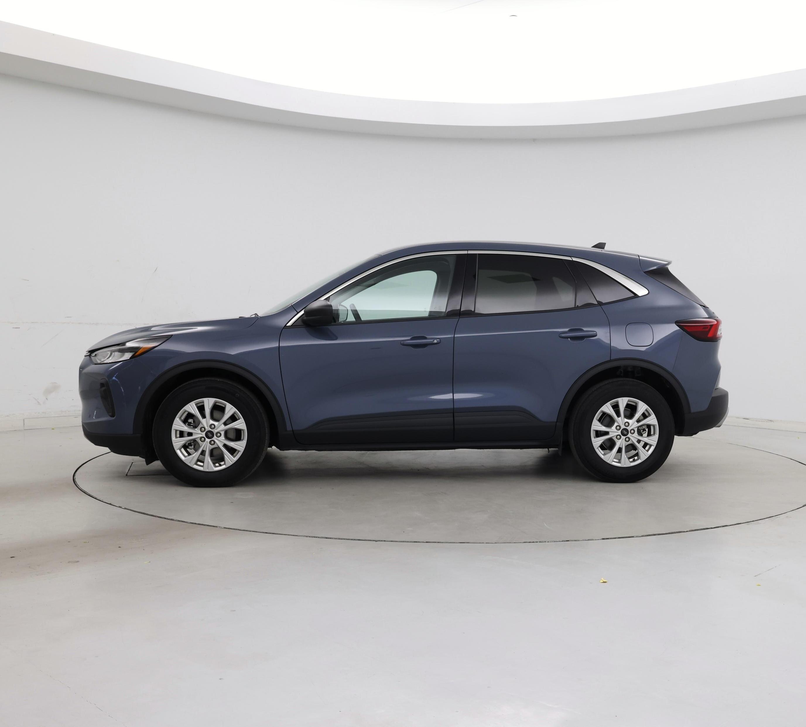 Thumbnail: 2023 Ford Escape - 3