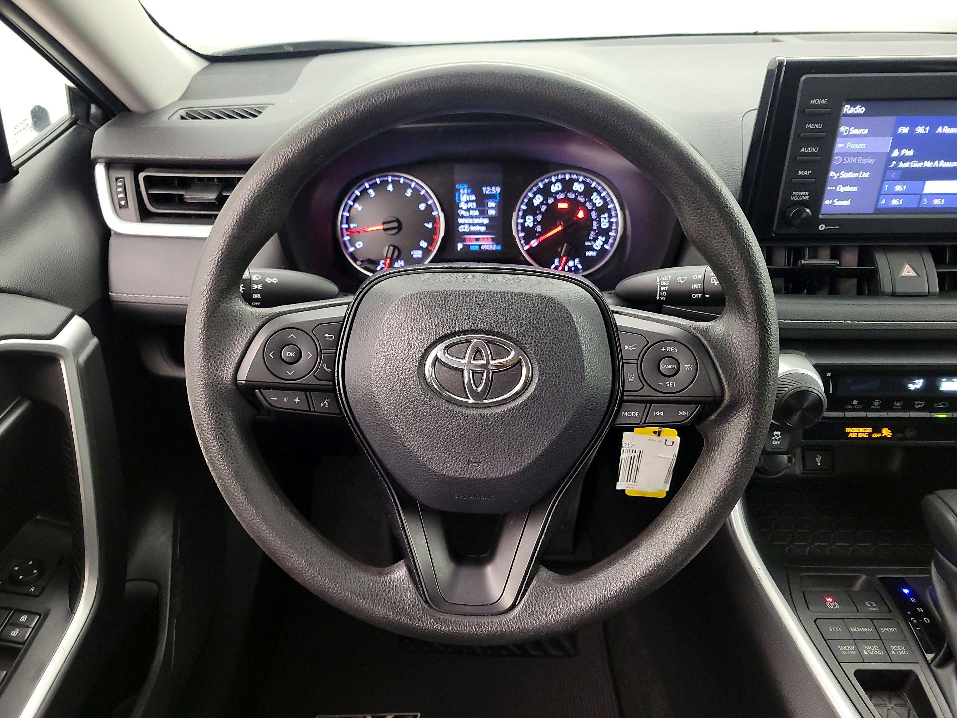 Thumbnail: 2020 Toyota RAV4 - 10