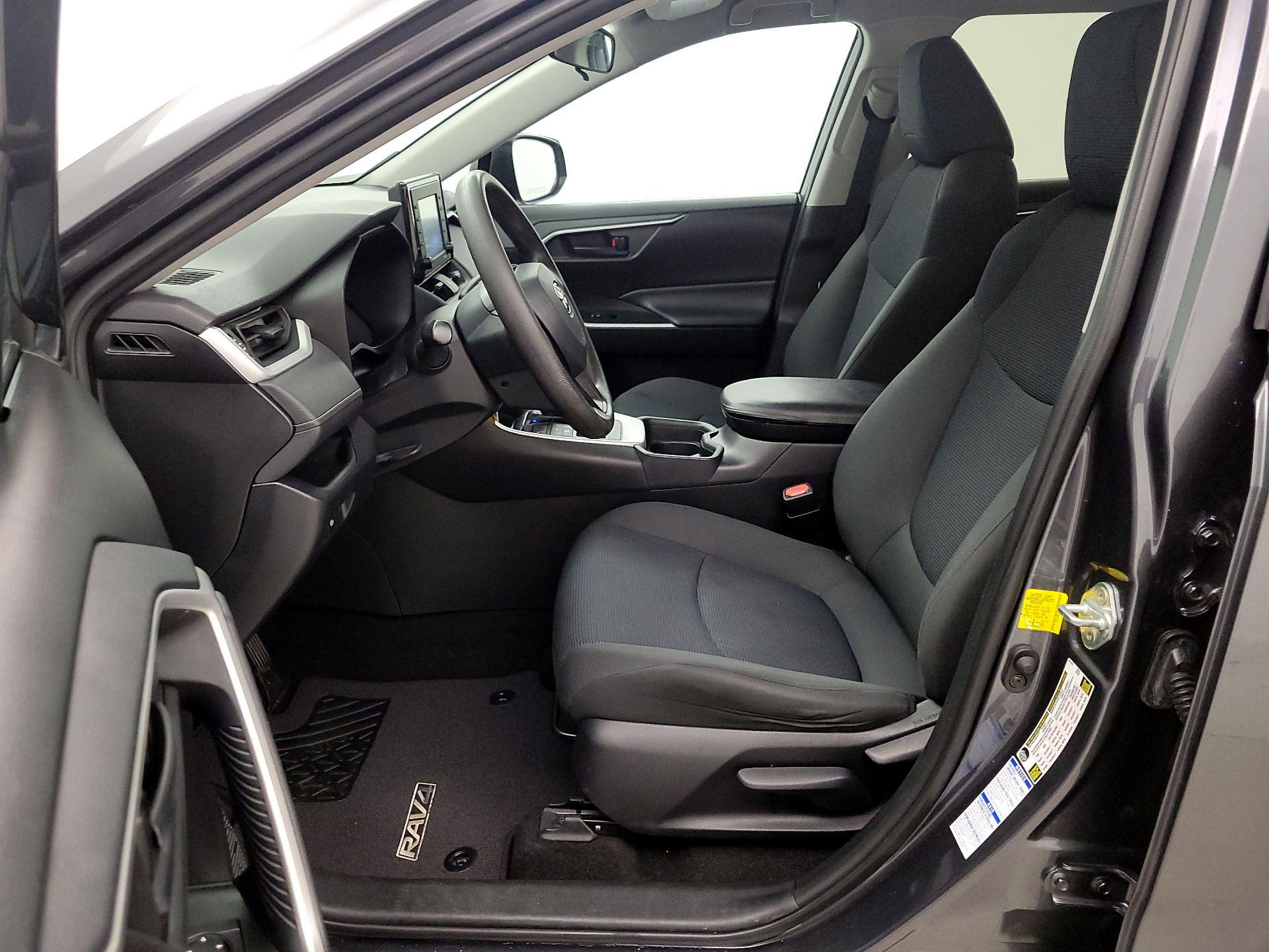 Thumbnail: 2020 Toyota RAV4 - 11