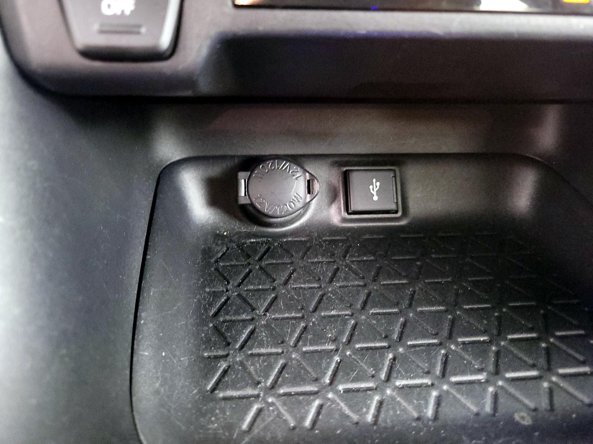 Thumbnail: 2020 Toyota RAV4 - 18