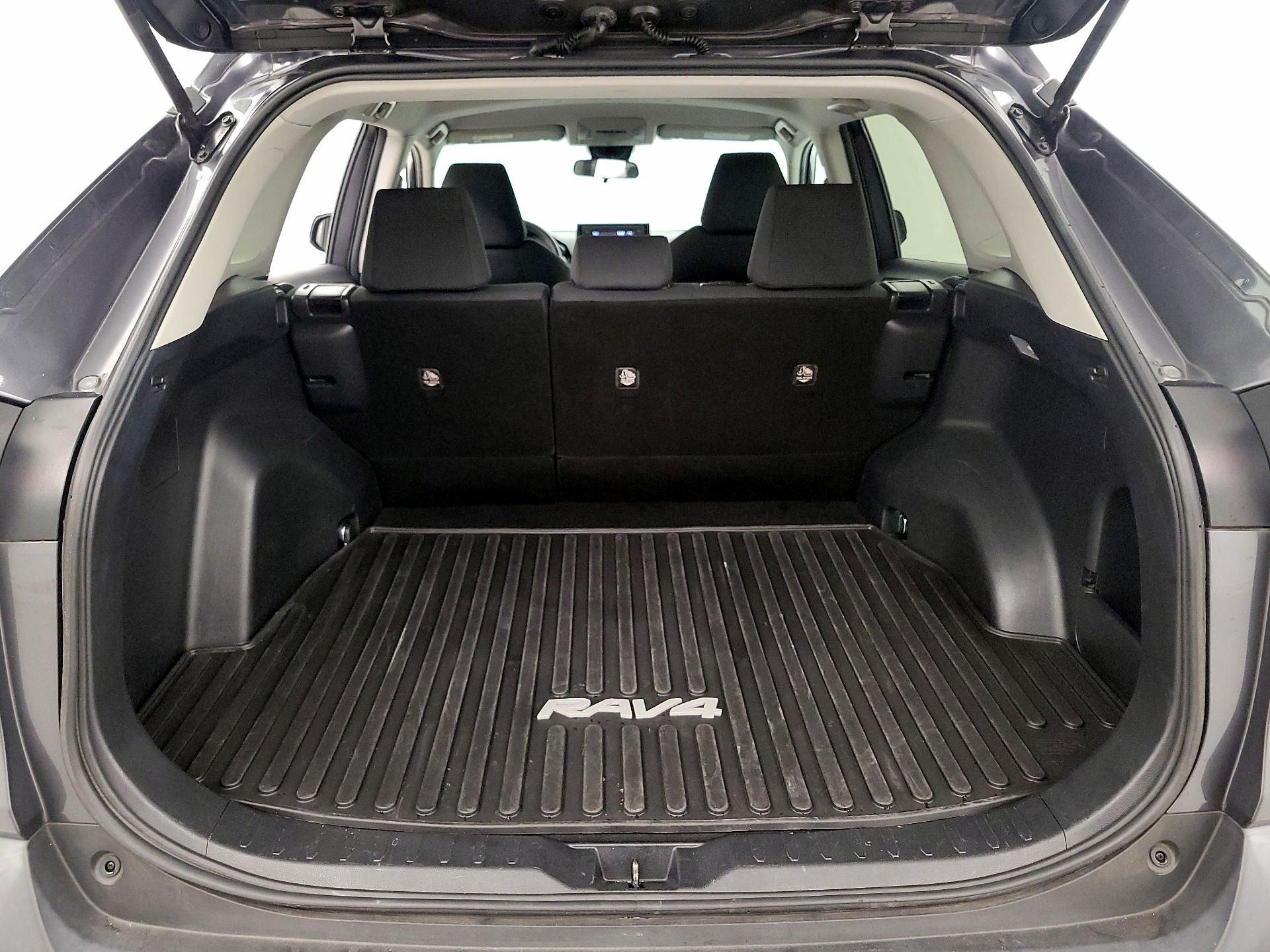 Thumbnail: 2020 Toyota RAV4 - 20