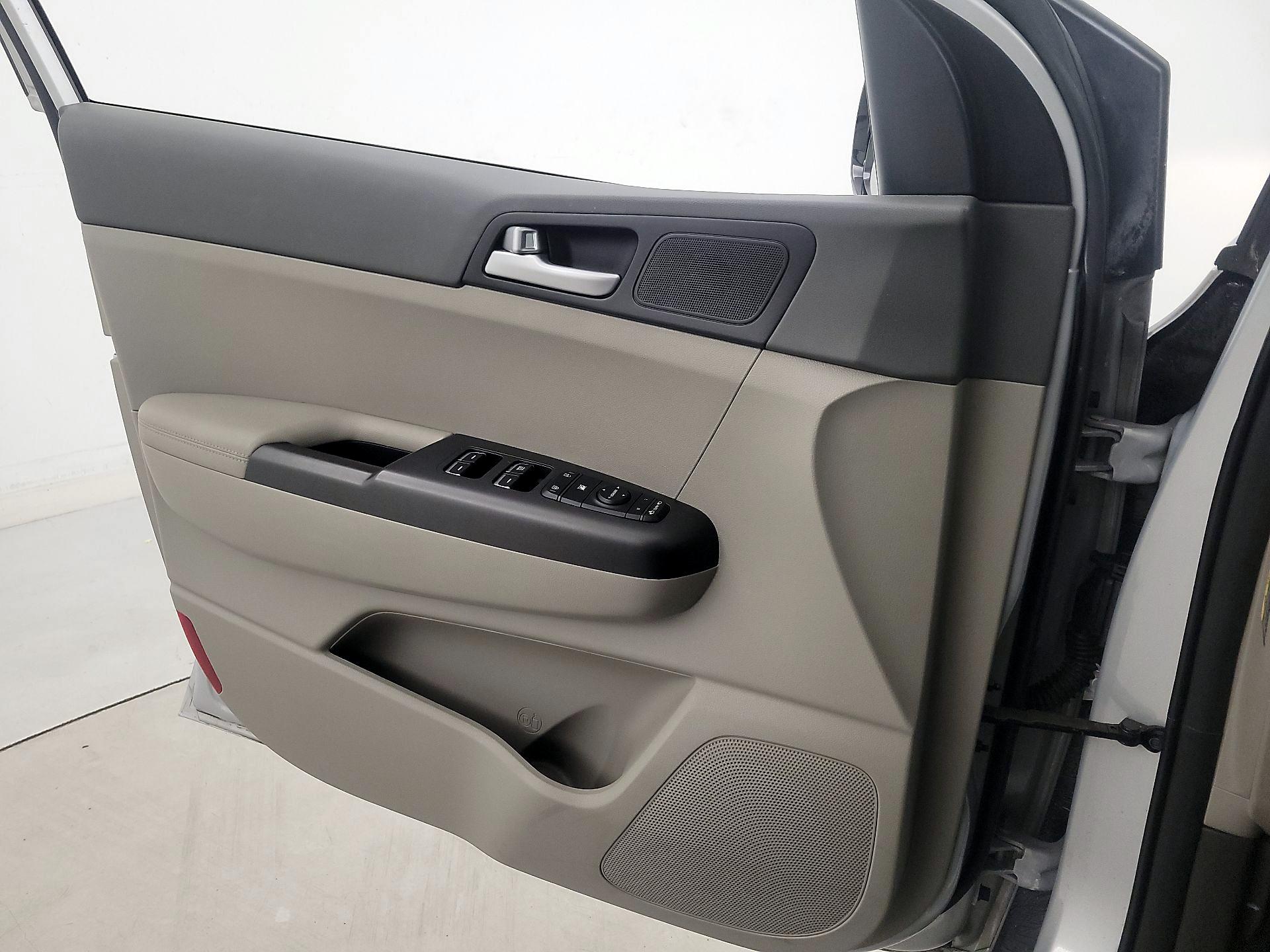 Thumbnail: 2018 Kia Sportage - 12