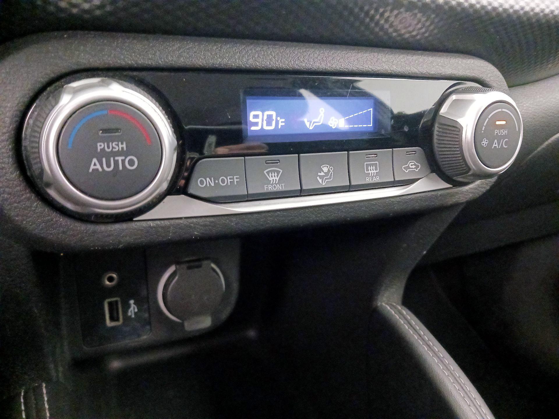 Thumbnail: 2020 Nissan Kicks - 15