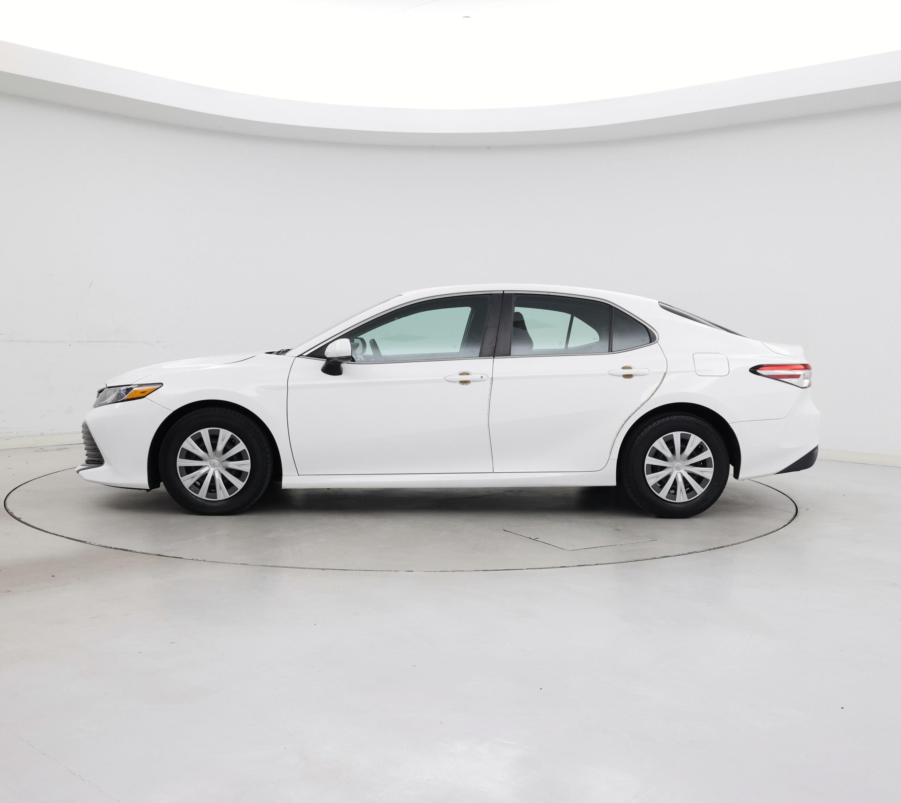 Thumbnail: 2018 Toyota Camry - 3