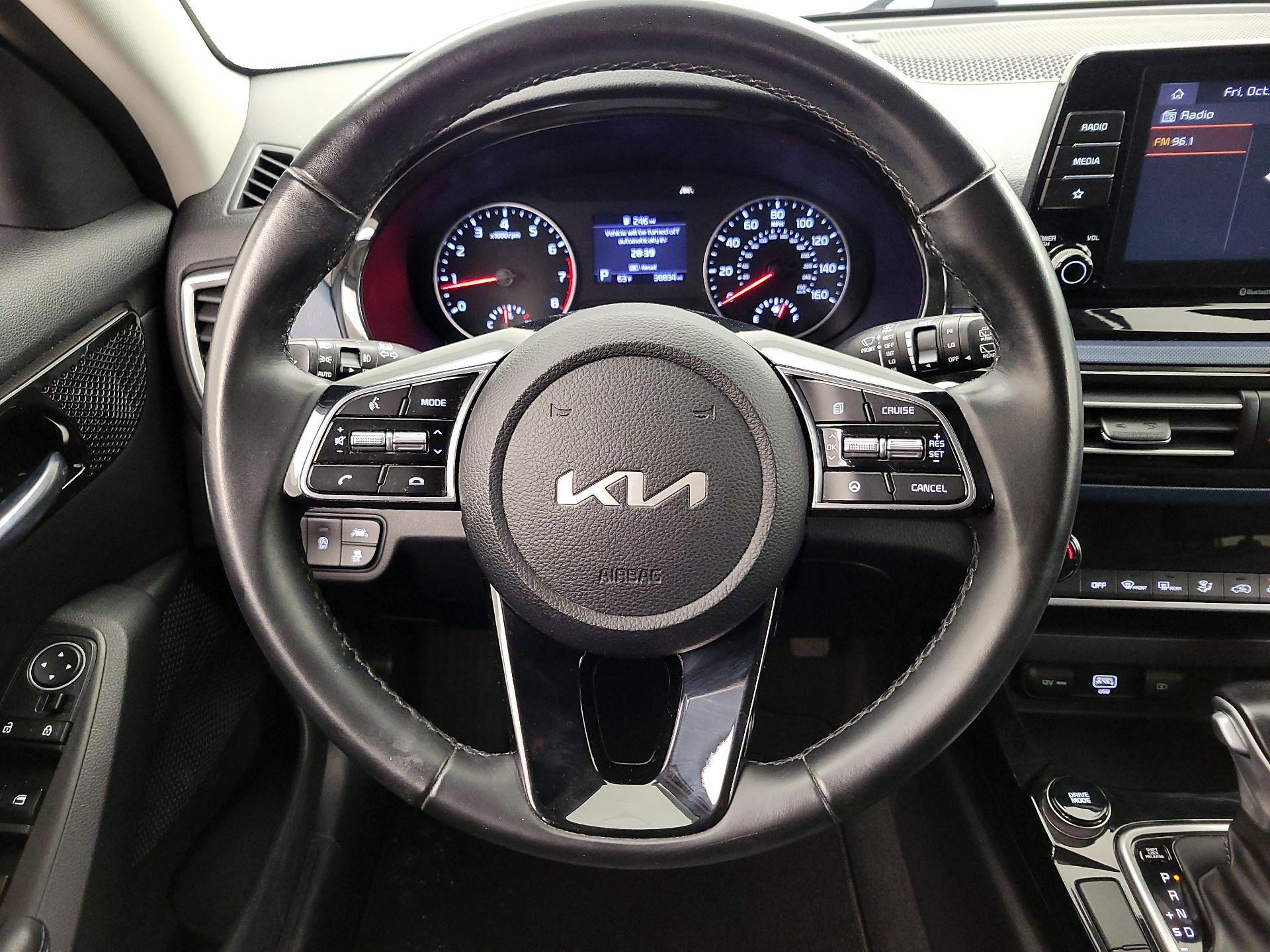 Thumbnail: 2023 Kia Seltos - 10