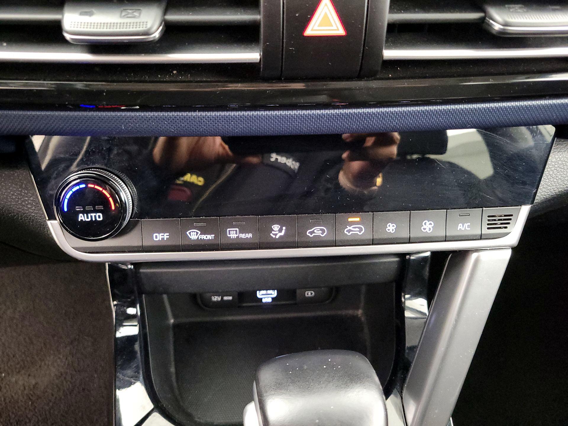 Thumbnail: 2023 Kia Seltos - 16