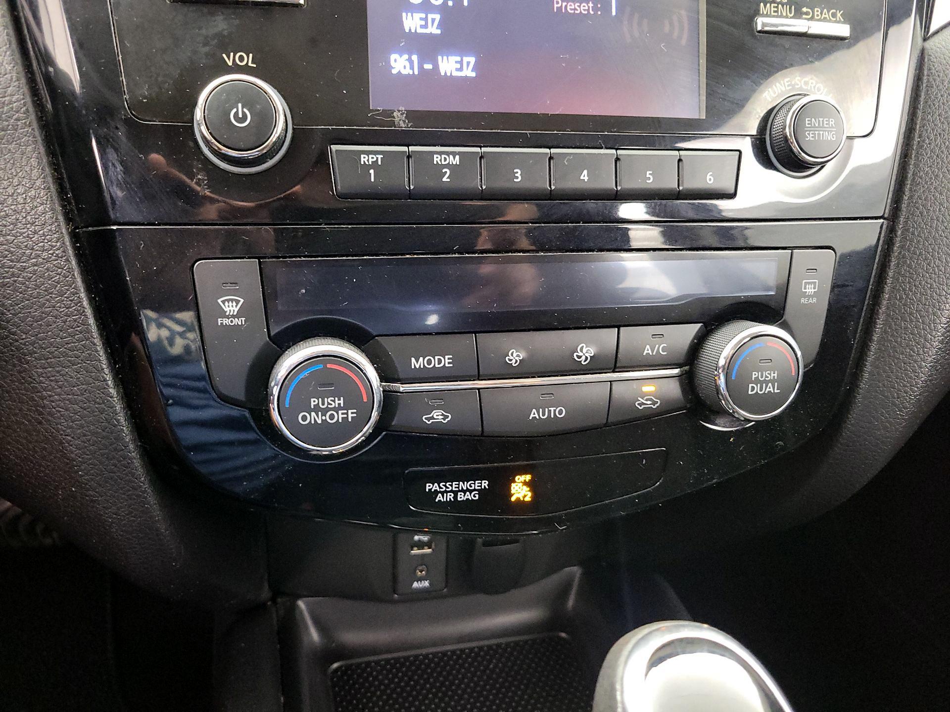 Thumbnail: 2017 Nissan Rogue Sport - 16