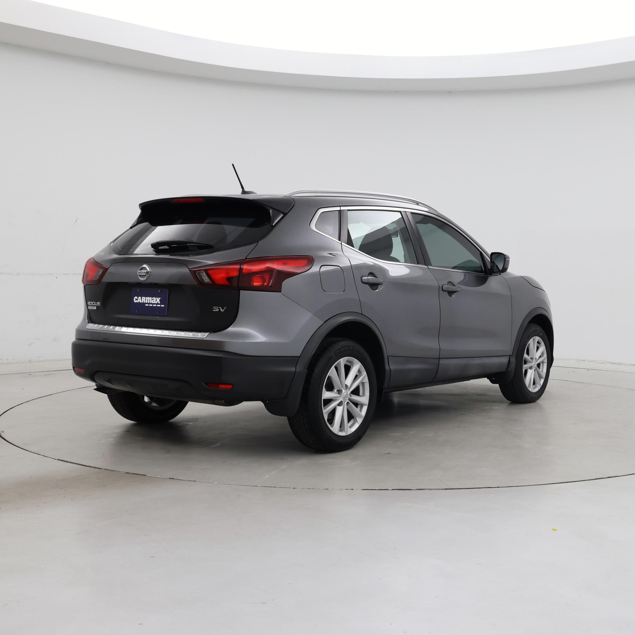 Thumbnail: 2017 Nissan Rogue Sport - 8