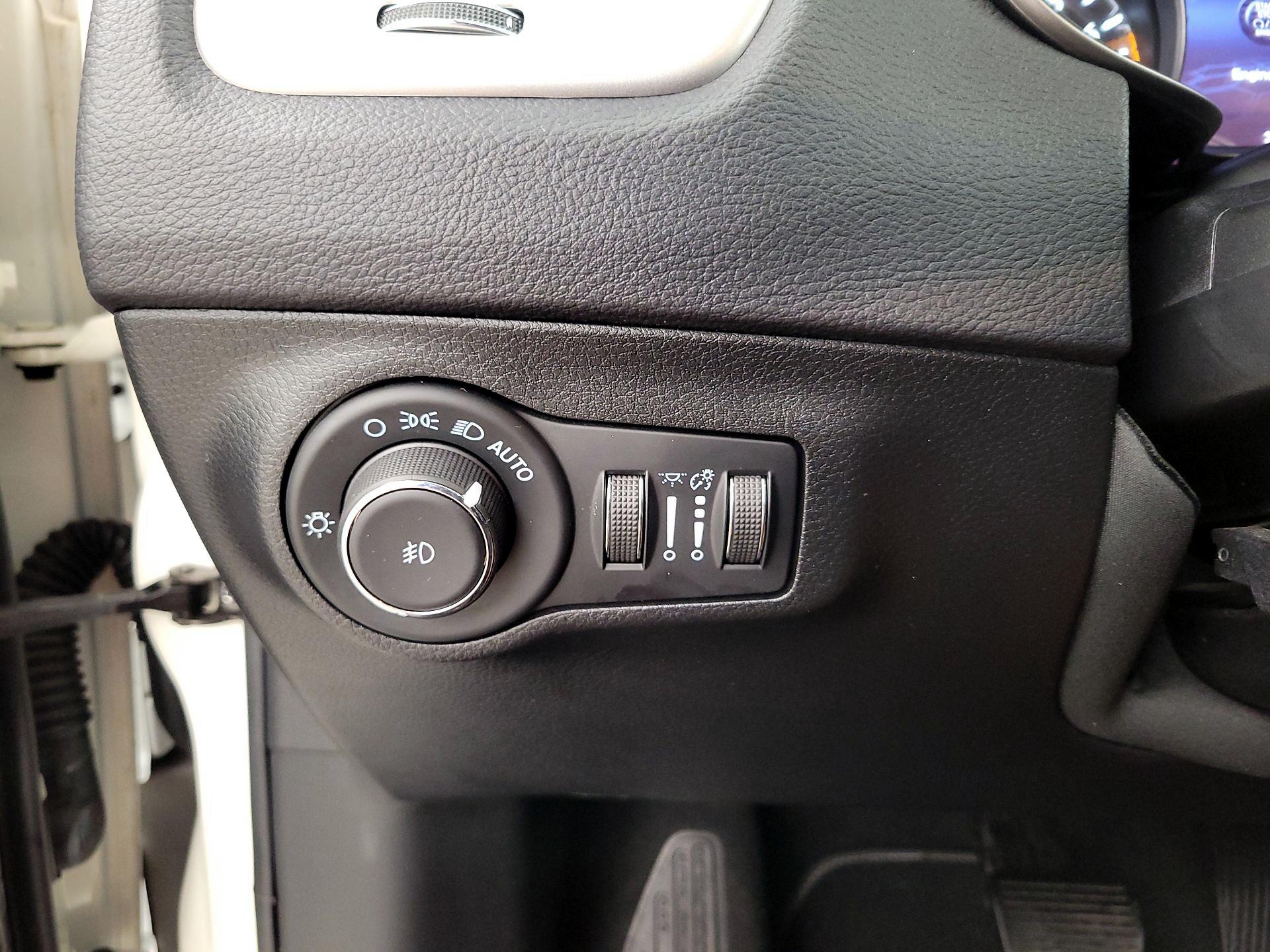 Thumbnail: 2021 Jeep Compass - 13