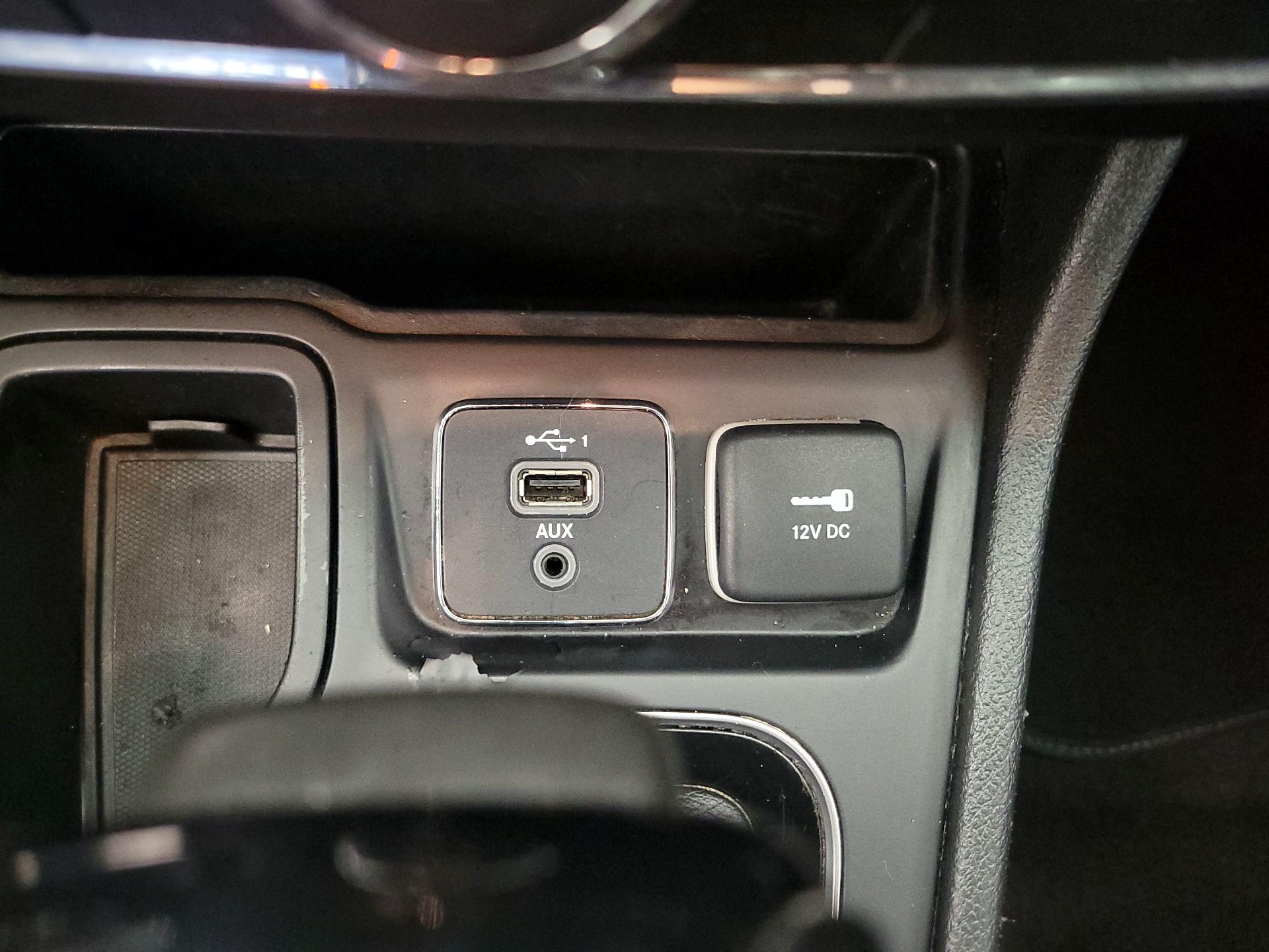 Thumbnail: 2020 Jeep Cherokee - 18