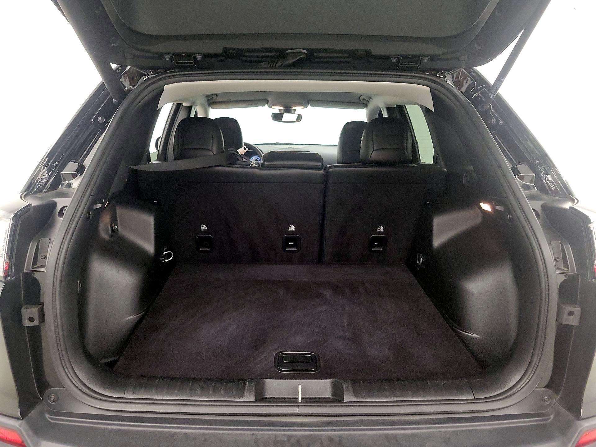 Thumbnail: 2020 Jeep Cherokee - 20