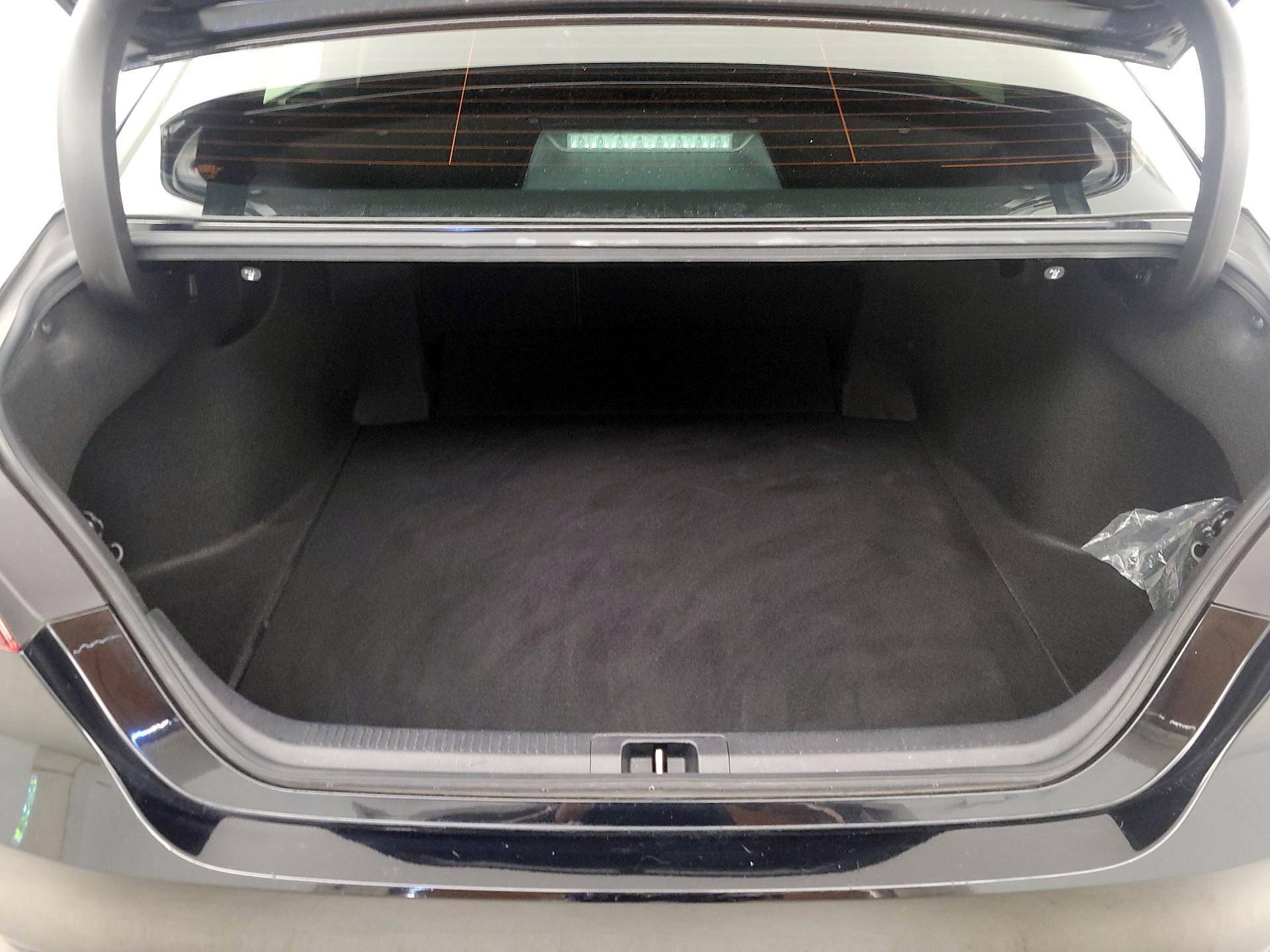 Thumbnail: 2020 Toyota Camry - 20