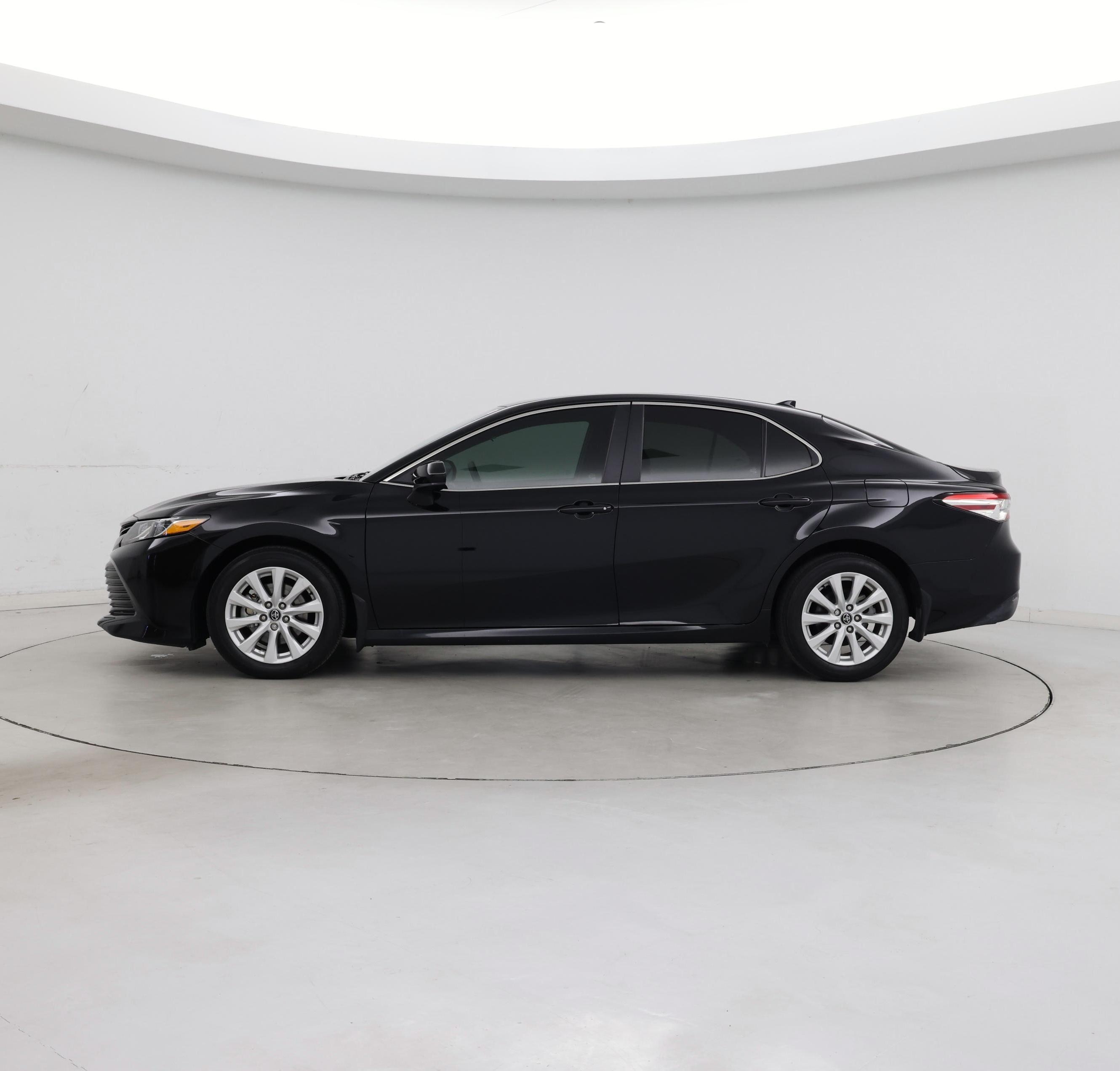 Thumbnail: 2020 Toyota Camry - 3