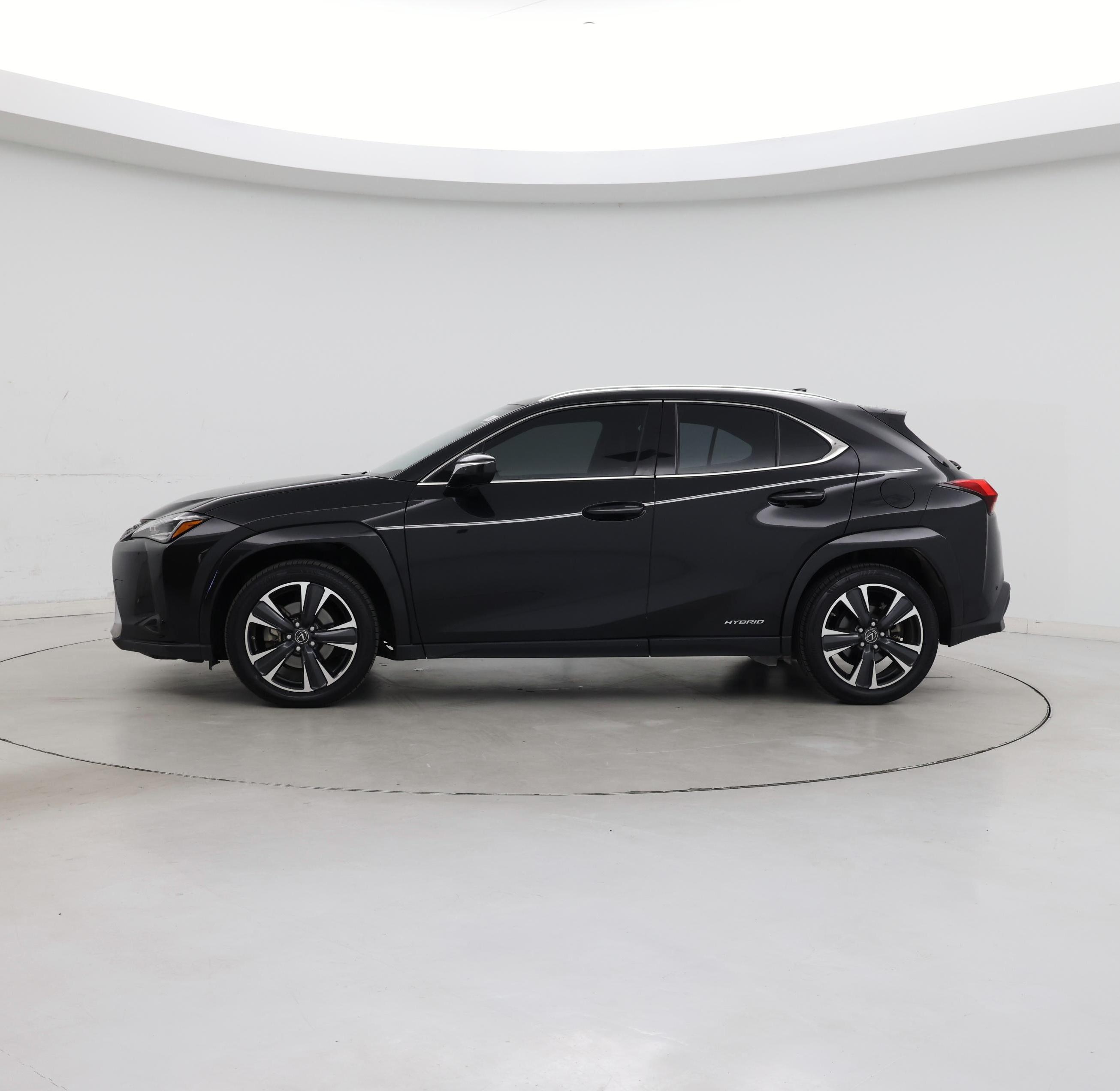 Thumbnail: 2022 Lexus UX - 3