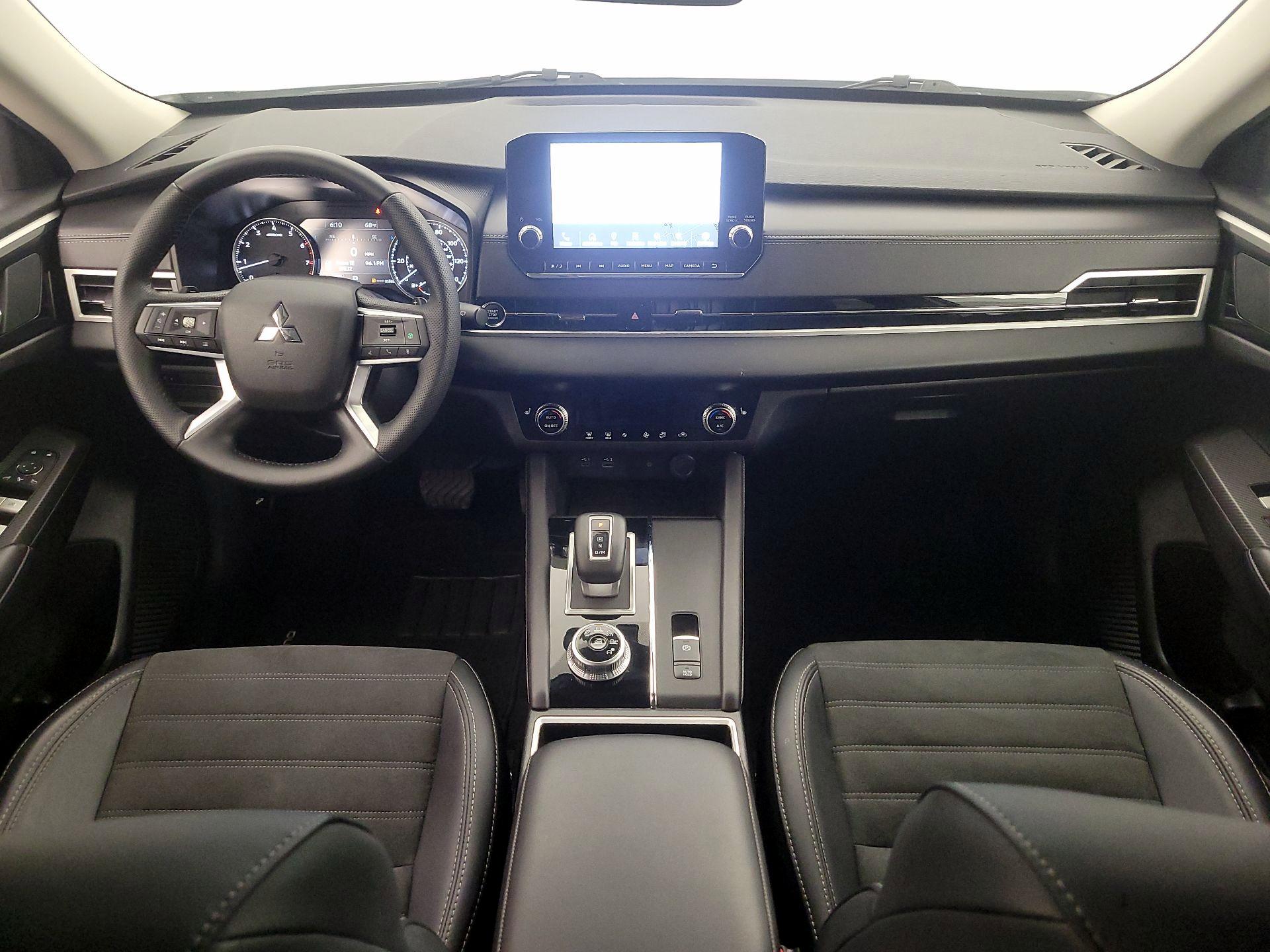 Thumbnail: 2024 Mitsubishi Outlander - 9