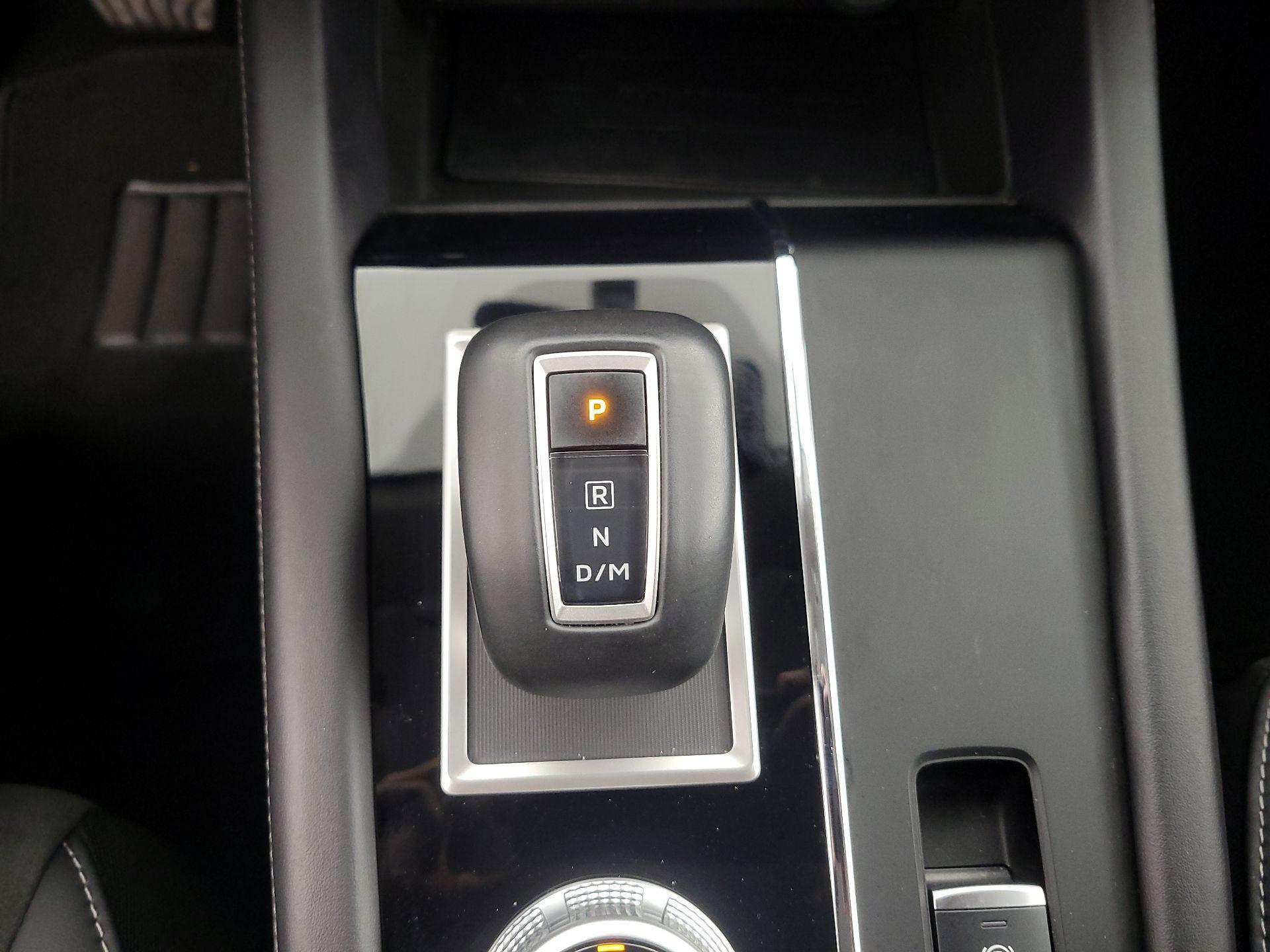 Thumbnail: 2024 Mitsubishi Outlander - 18