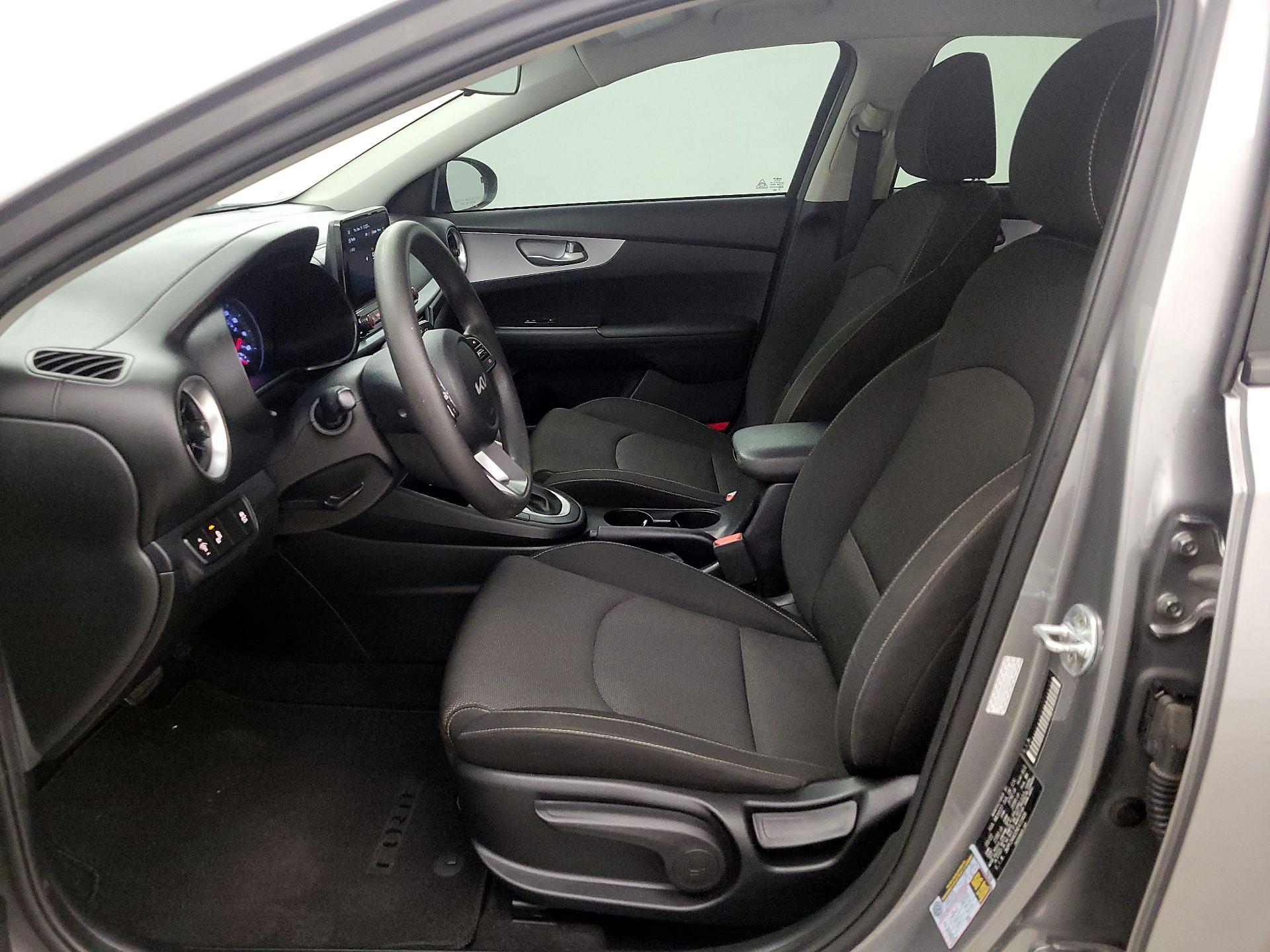 Thumbnail: 2022 Kia Forte - 11