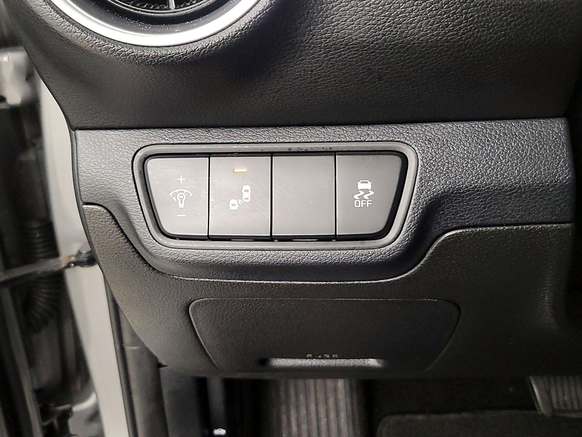 Thumbnail: 2022 Kia Forte - 13